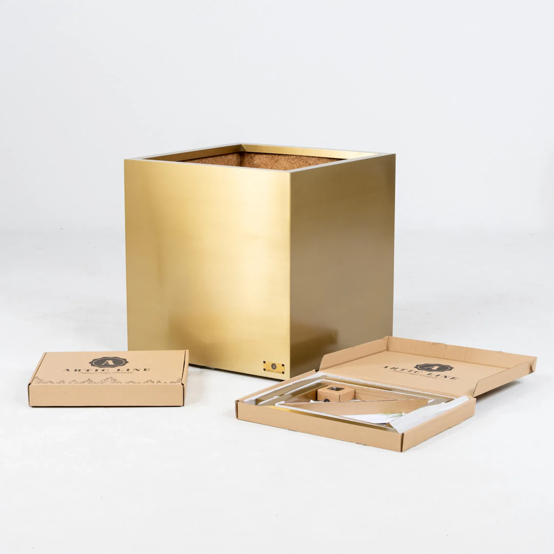 FORRO EXTERIOR, latón, "Square cubic", Arctic Line, contemporáneo