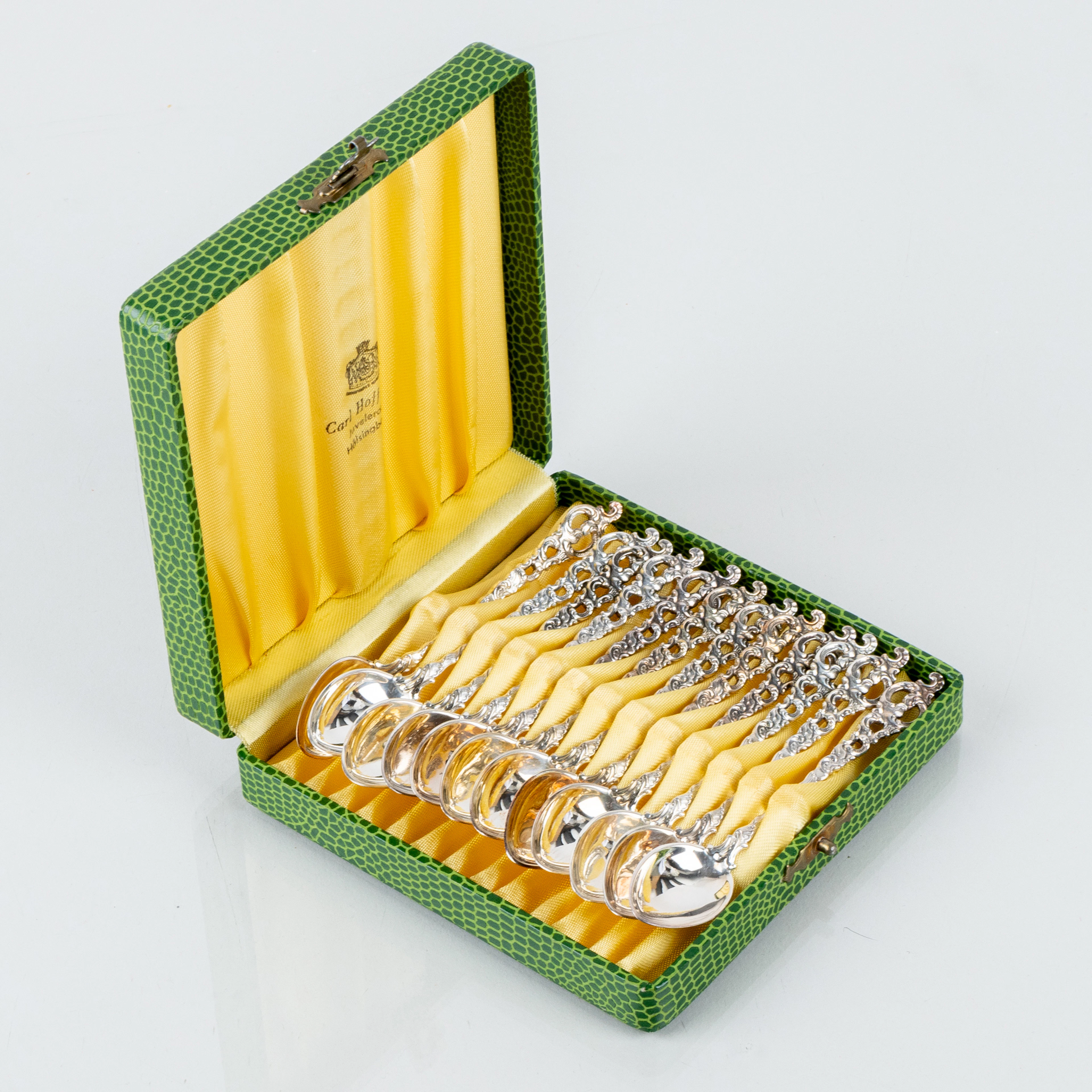 SCATOLE IN CAMOSCIO, 12 pezzi, argento, metà 1900