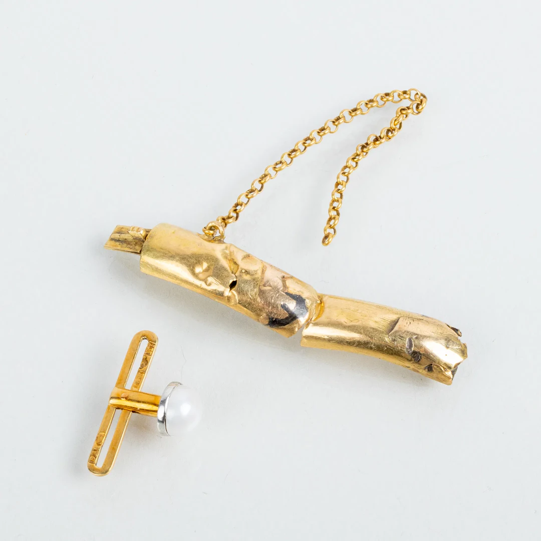 GOLD, 2 Stück, 14/18k Gold, blauer Hemdknopf mit Perlmutt, Kleingewicht ca. 3,8 g