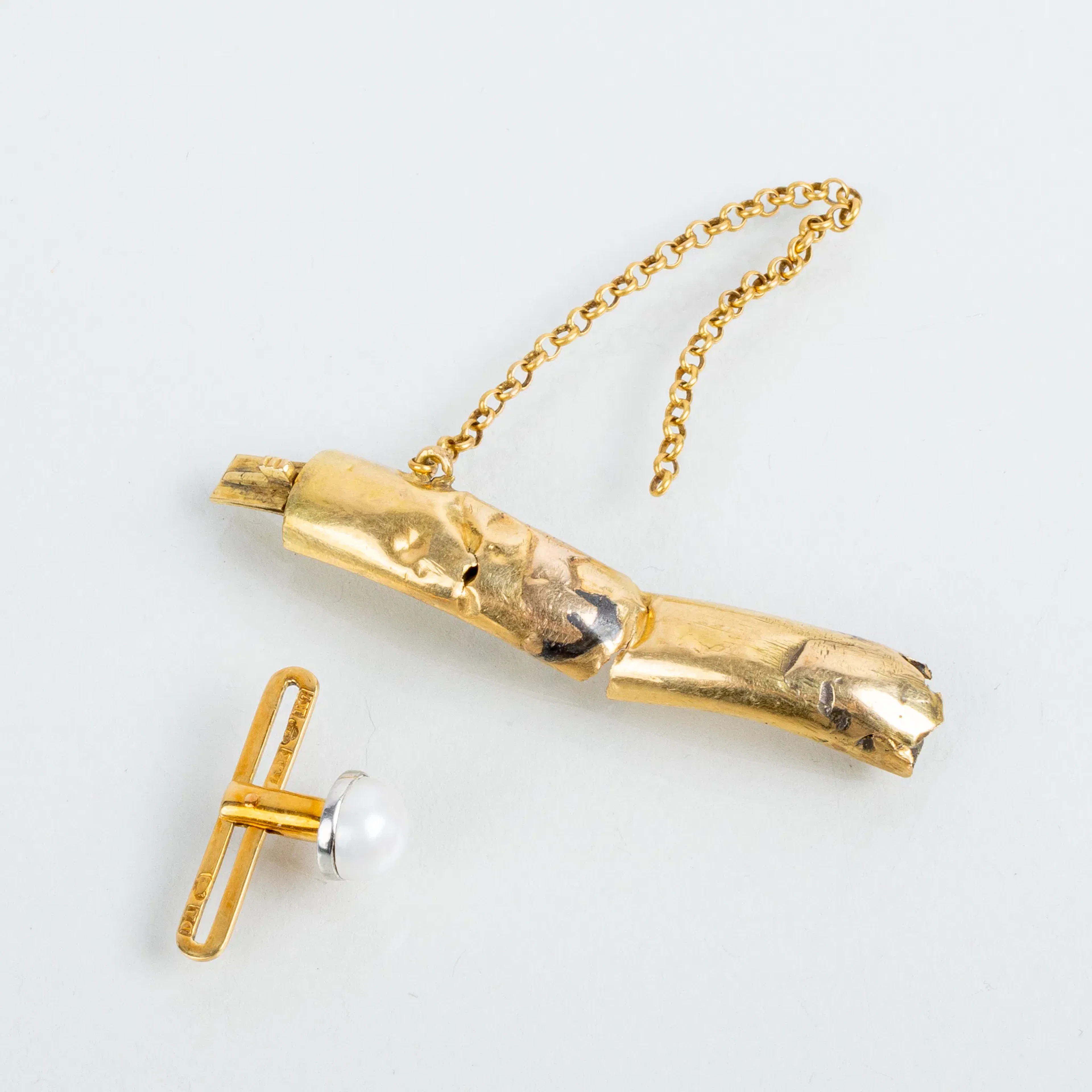 GOLD, 2 Stück, 14/18k Gold, blauer Hemdknopf mit Perlmutt, Kleingewicht ca. 3,8 g