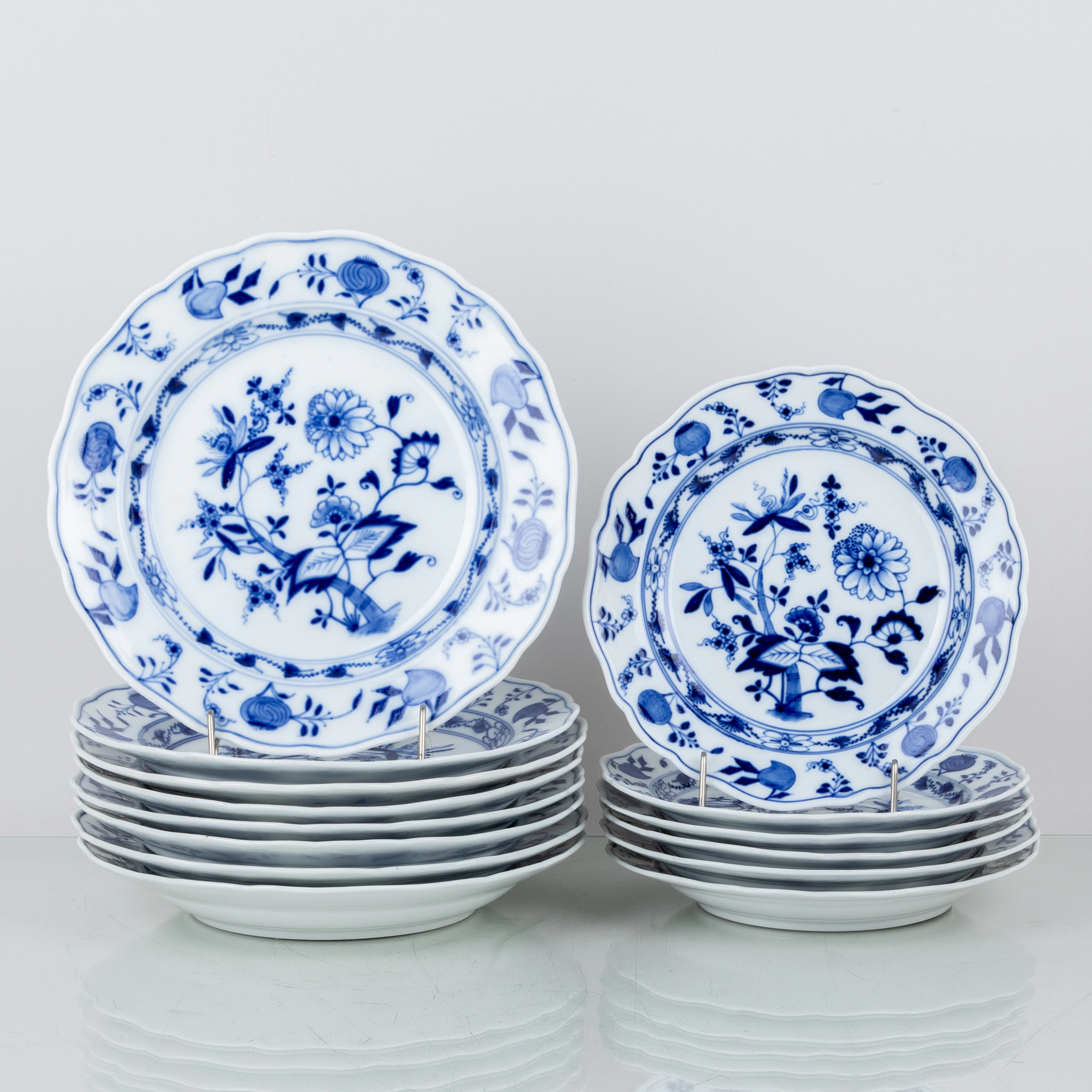 PLATOS DE CENA Y PLATOS INICIALES, 14 partes, porcelana, Meissen, años 1900