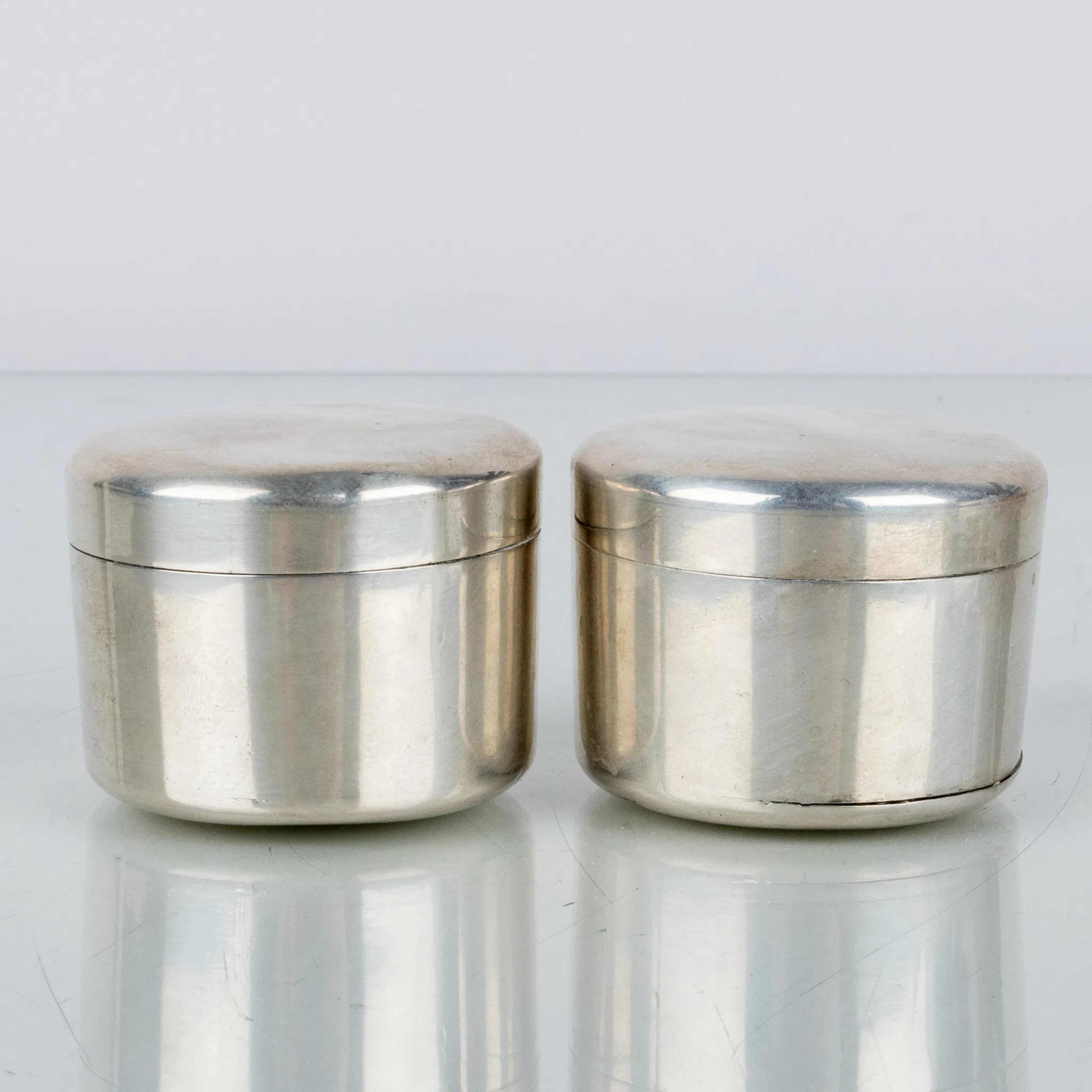 GUSTAF FOLCKER, 1 par dosor, silver, 1829, tot vikt ca 135 g