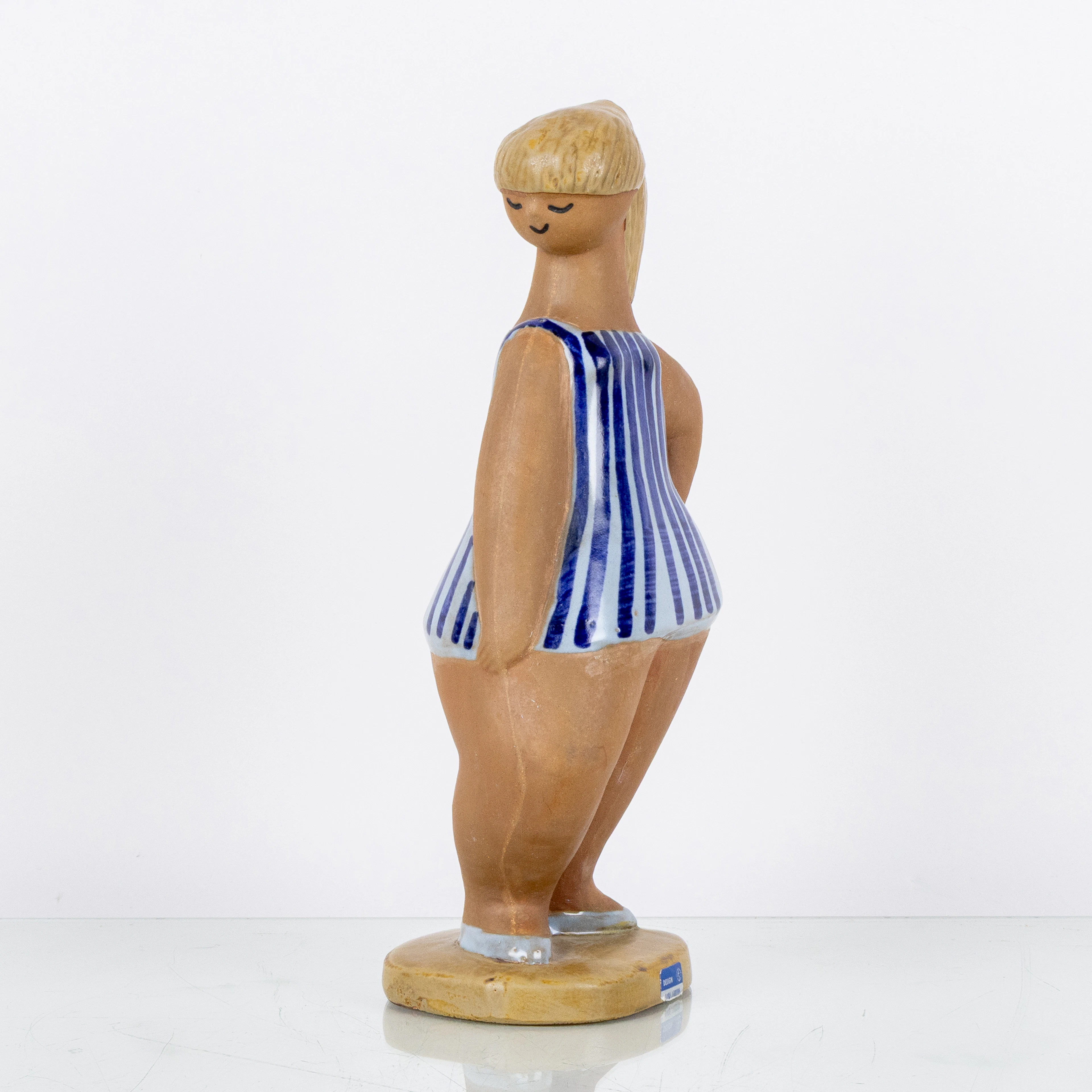 LISA LARSON, una figura de cerámica, Gustavsberg, firmada