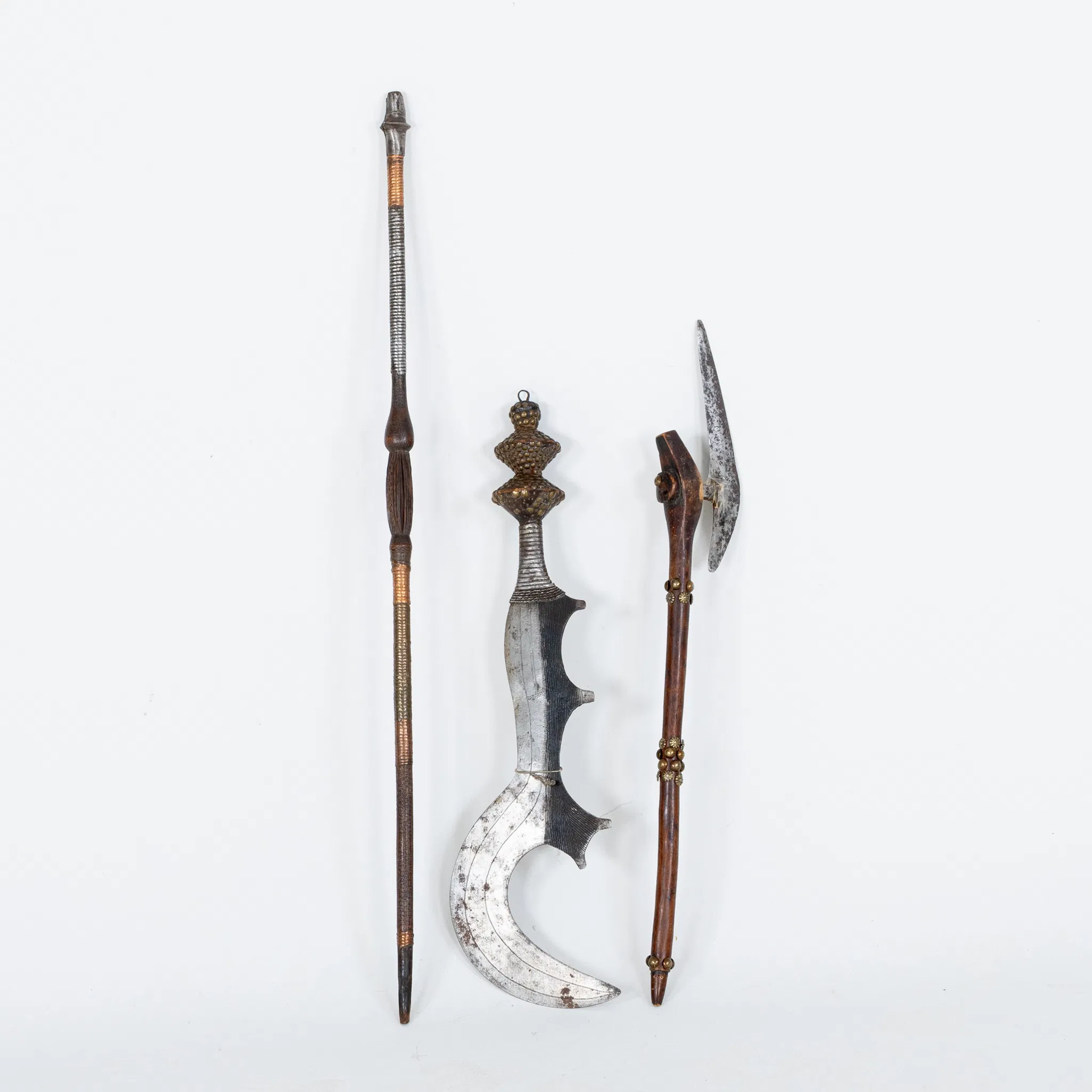COAT OF ARMS AND CANE, 3 pcs, oriental, probably 1800s/1900s