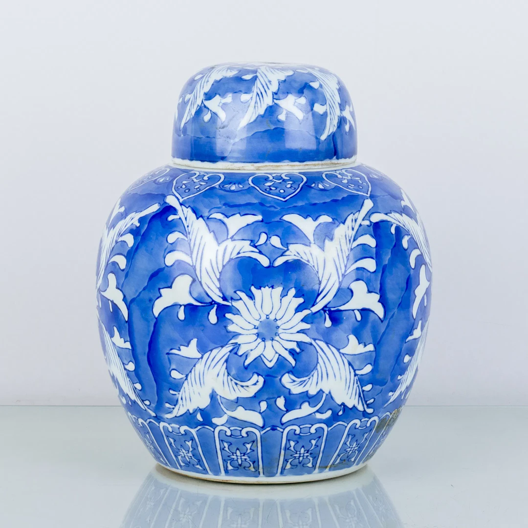 BOJAN, with lid, porcelain, China, probably 1900s
