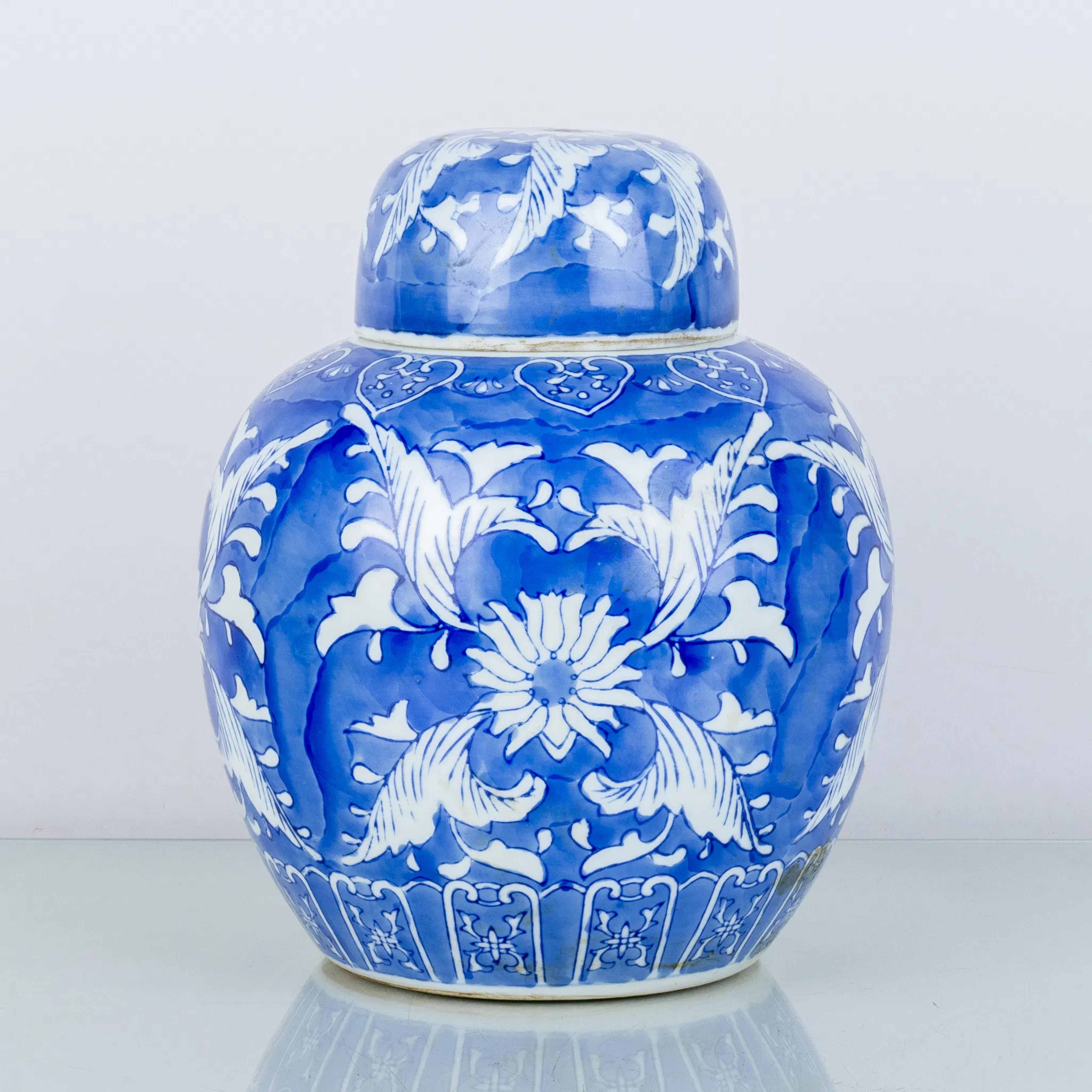BOJAN, with lid, porcelain, China, probably 1900s