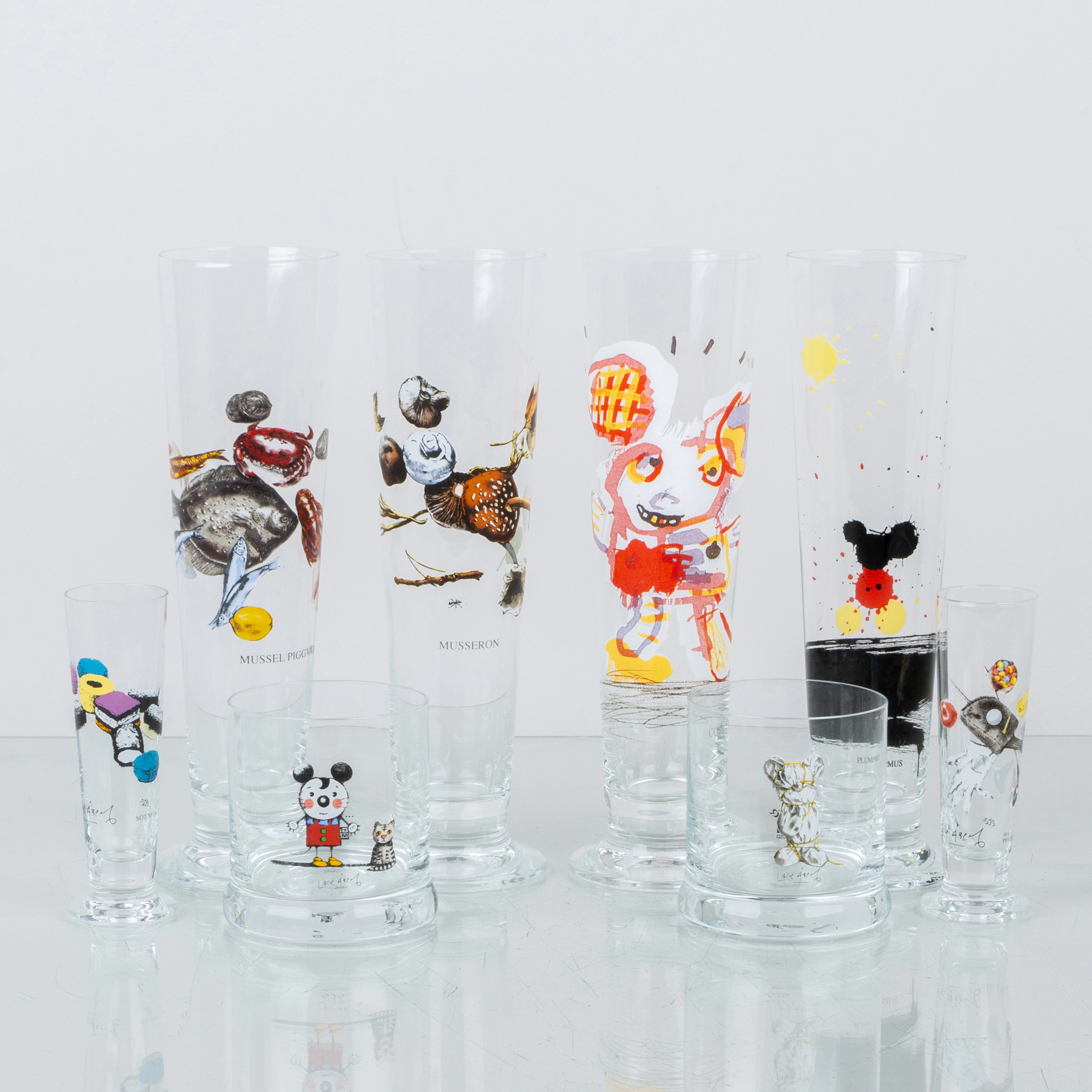 VASOS DE CERVEZA Y SCHNAPPS, 8 piezas, vidrio, decoración de Lasse Åberg, siglos XX/2000
