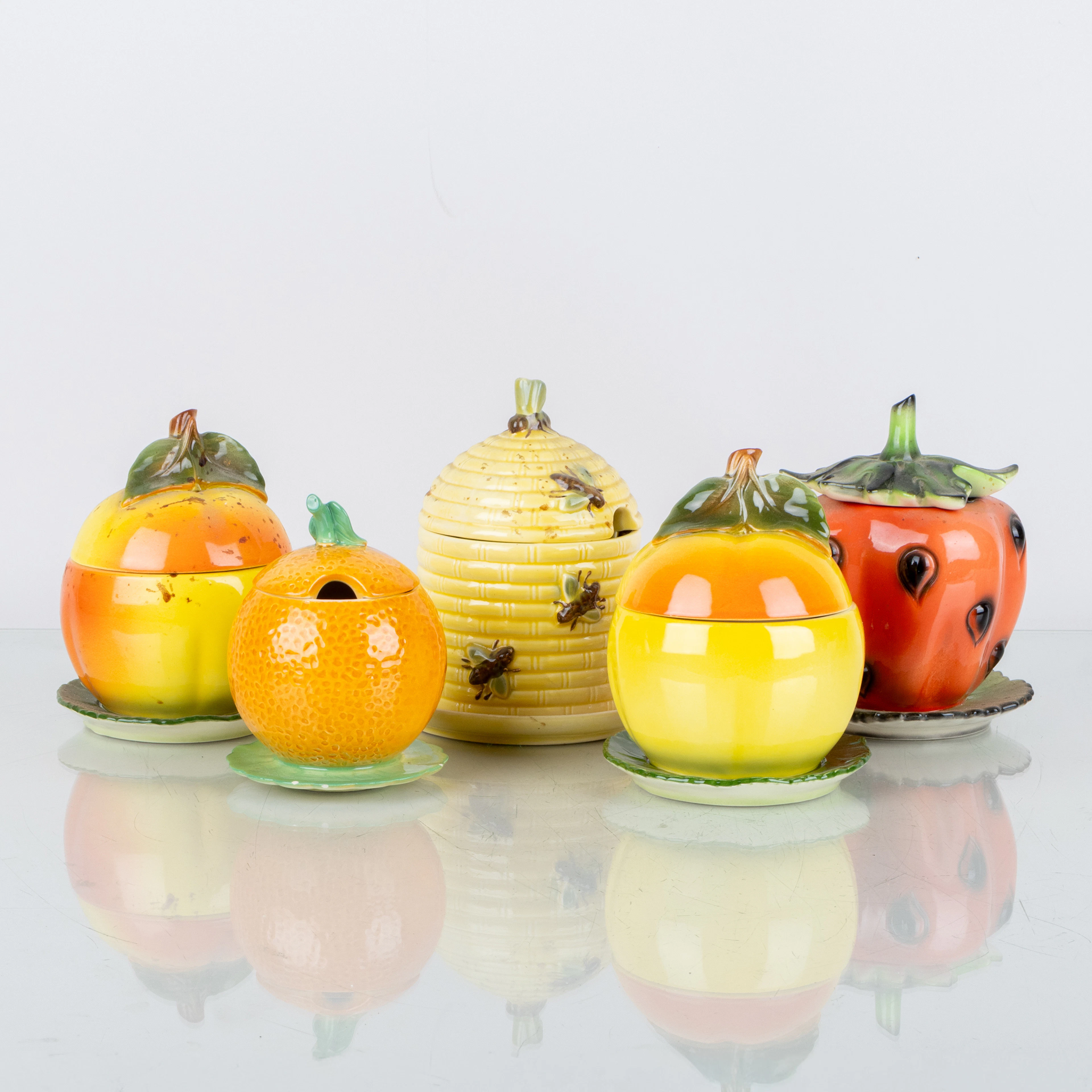 BARATTOLI DI MIELE E MARMELLATA, 5 pezzi, Goebel, Germania, seconda metà del XX secolo