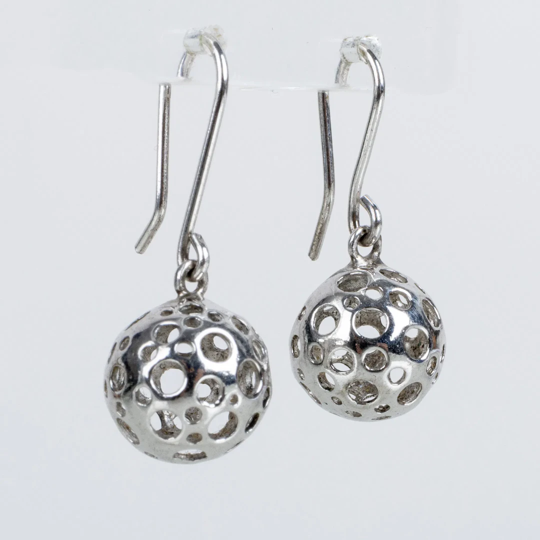 LIISA VITALI (1918-1987), 1 pair of earrings, sterling silver, "Leppäkerttu"