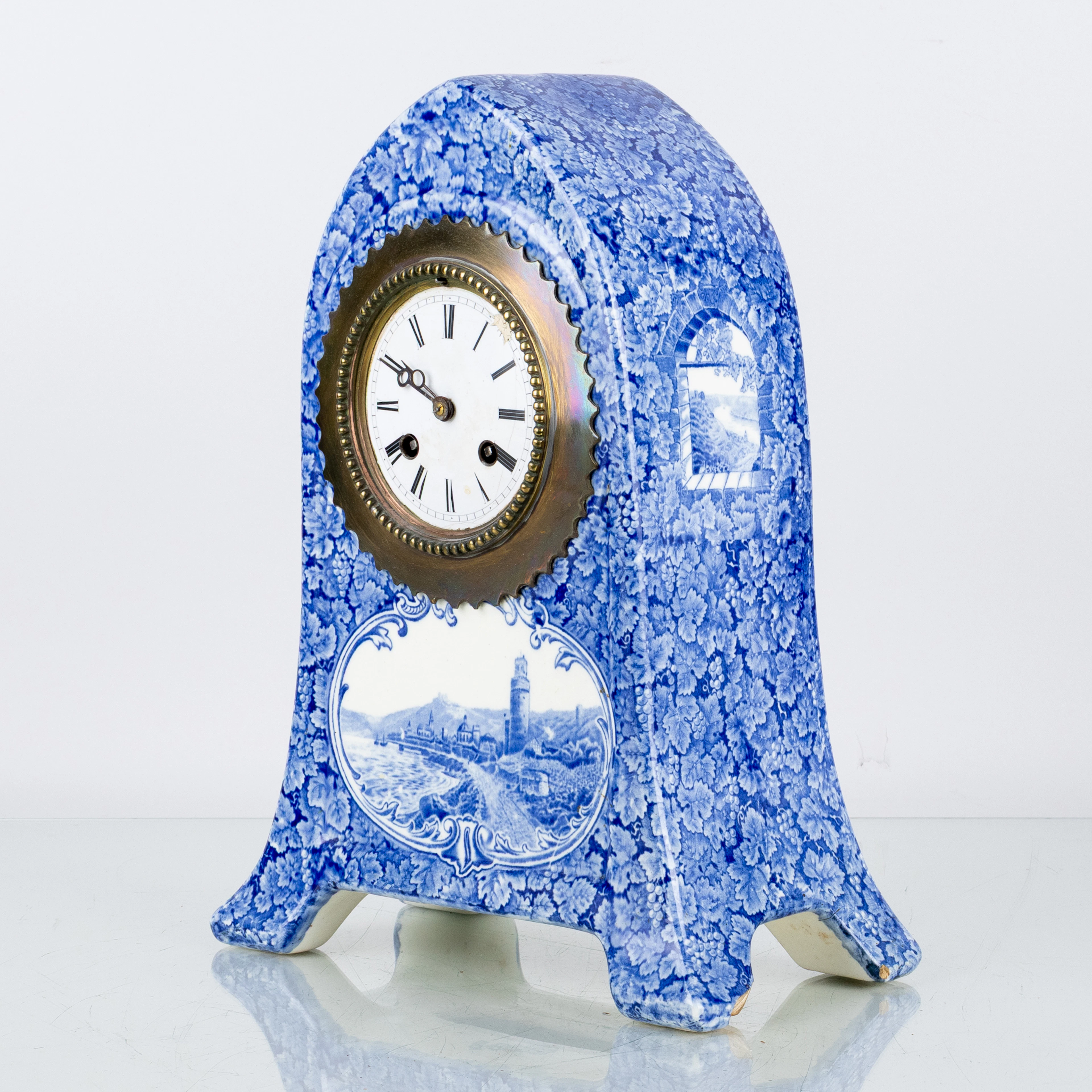 HORLOGE DE TABLE, porcelaine, Rhin, Allemagne, vers 1900