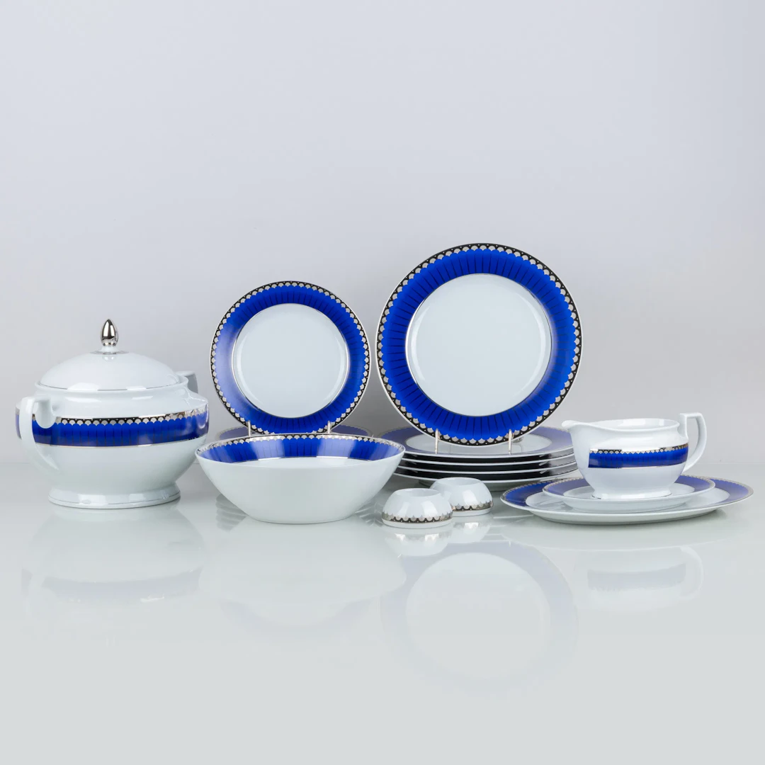 SIGVARD BERNADOTTE, 18-piece dinnerware, porcelain, "Christineholm"