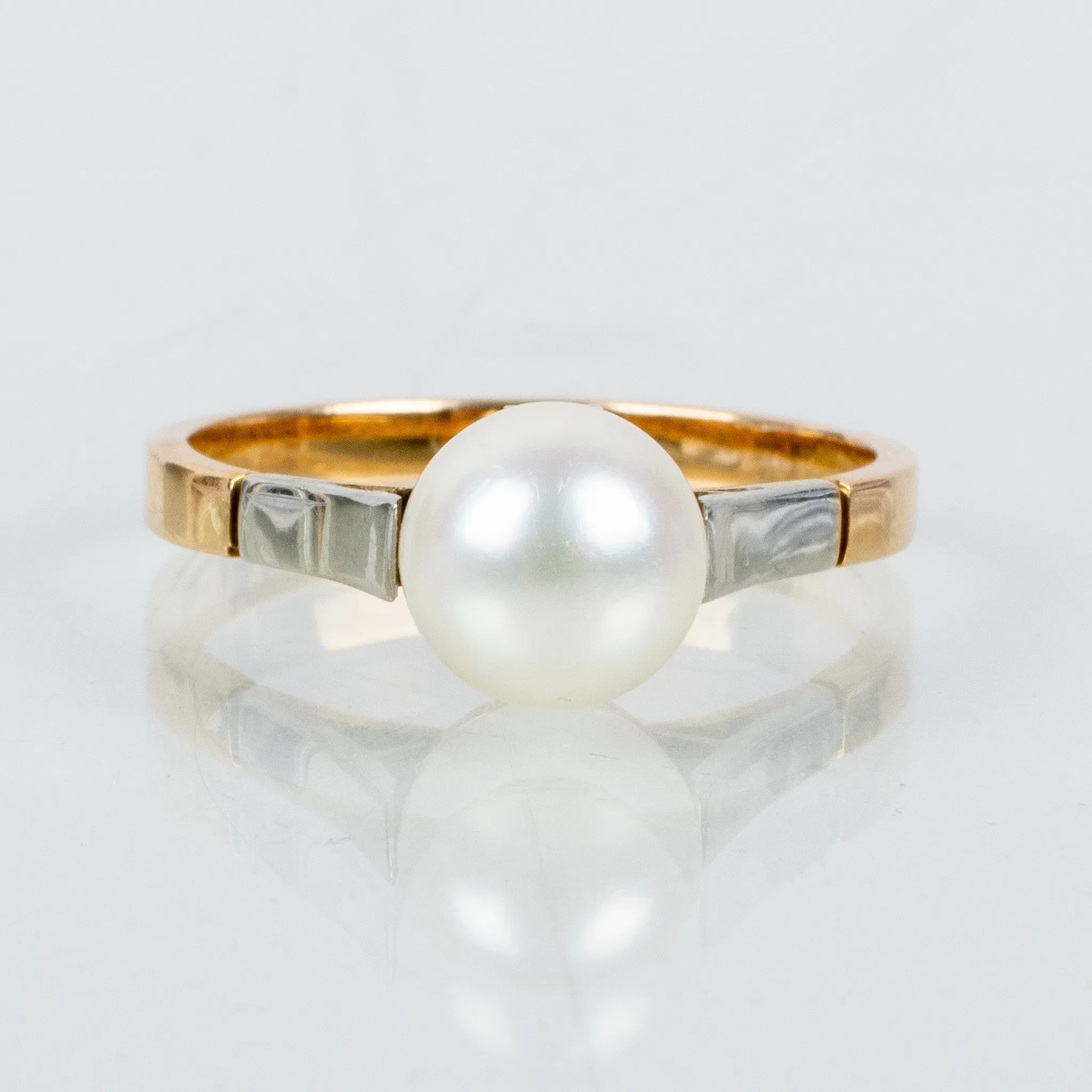 ANILLO, 18k deux couleurs, con perla cultivada, segunda mitad del siglo XX
