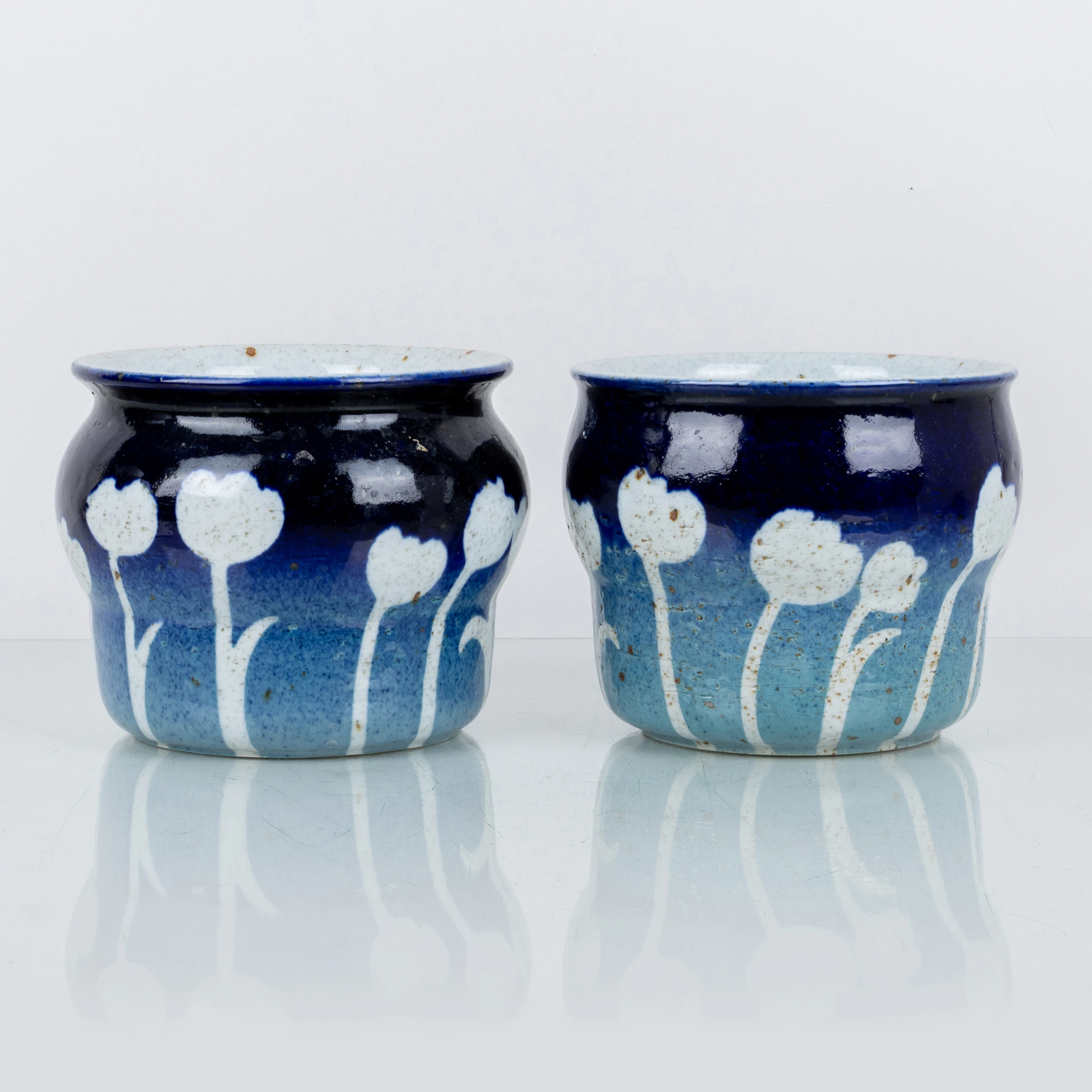 JACKIE LYND, a 1-pair, ceramic outer lining, Rörstrand, the second half of the 1900s