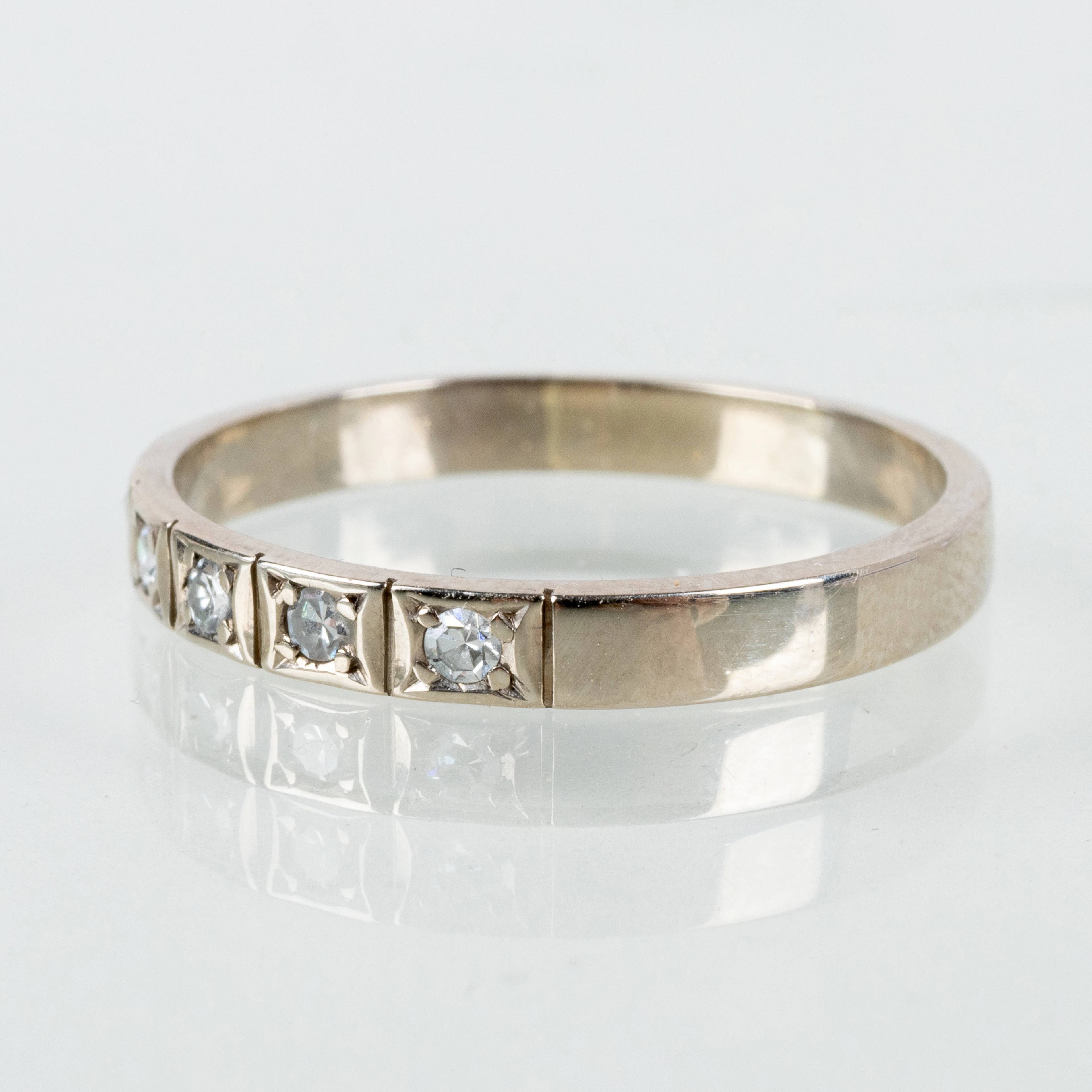 BO CEDERSTAM, un anillo de oro blanco de 18 quilates, con diamantes más pequeños, Estocolmo 1975