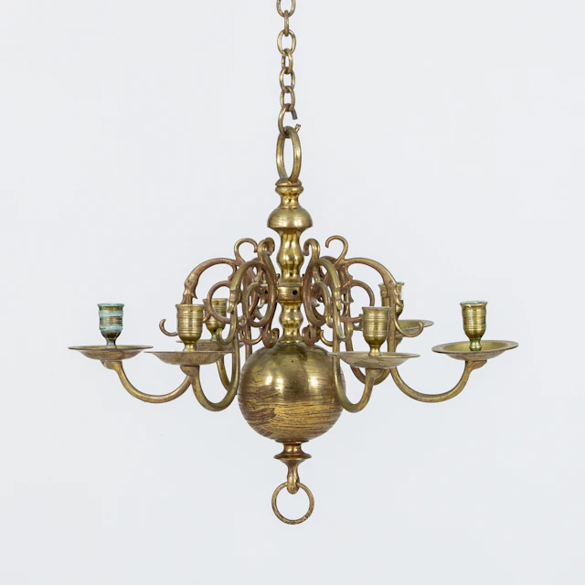 In Ordnung, für wohltätige Zwecke zu spenden. KRONLEUCHTER, Messing, 1800er/1900er Jahre