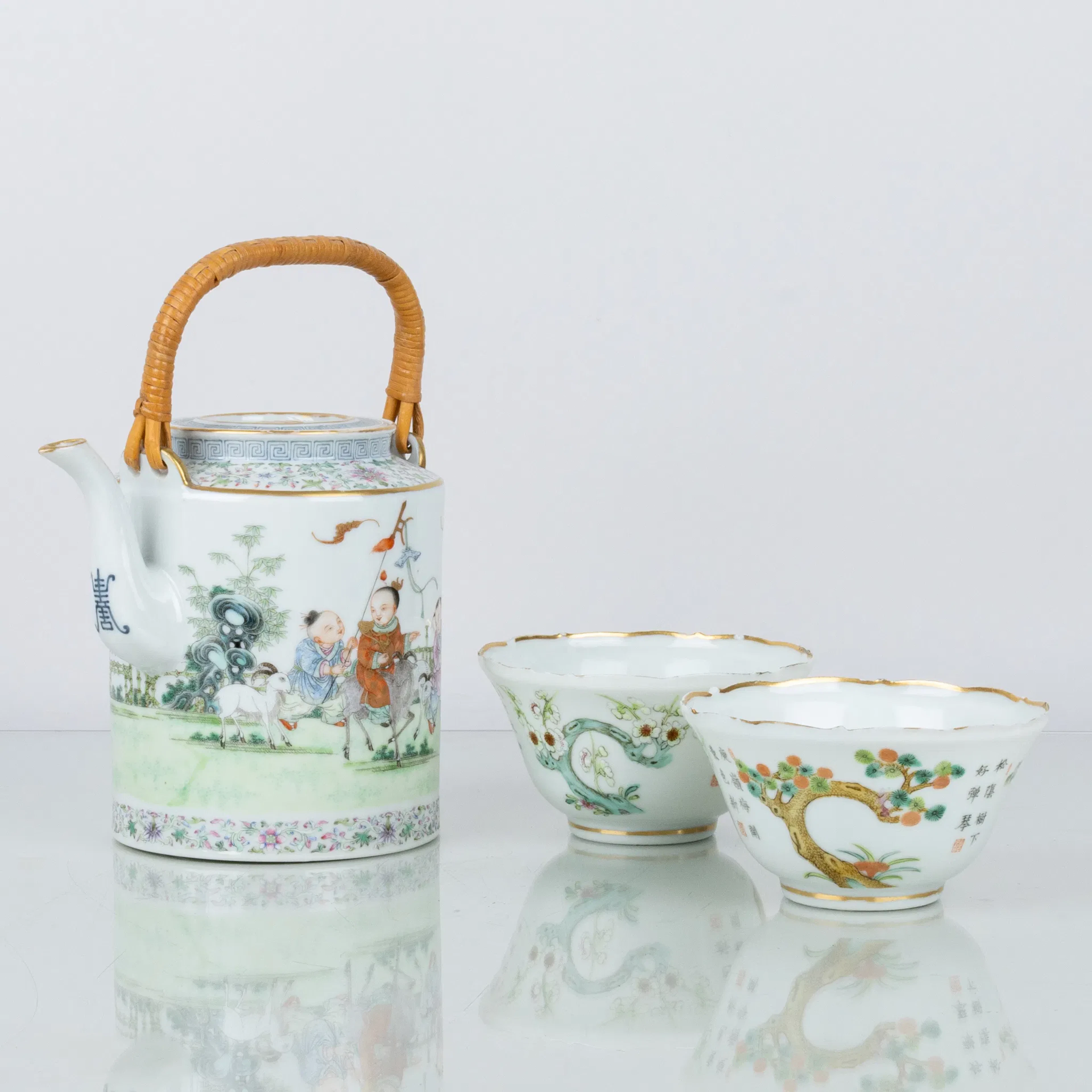 TEAPOT AND 2 BOWLS, porcelain, China, 1900s