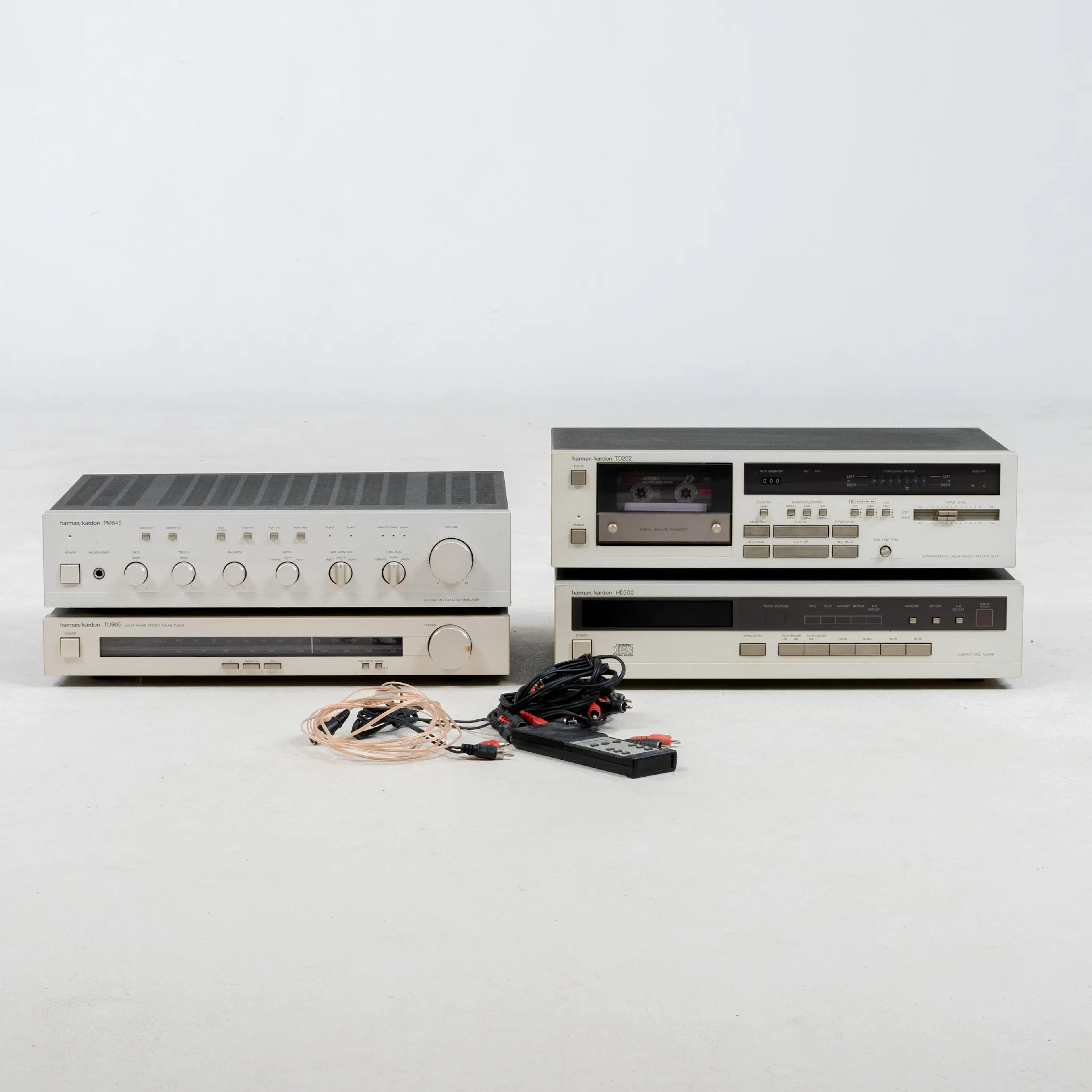 STEREO SYSTEM, Harman Kardon, 4 units: PM 645 / TU 905 / TD 202 / HD 300