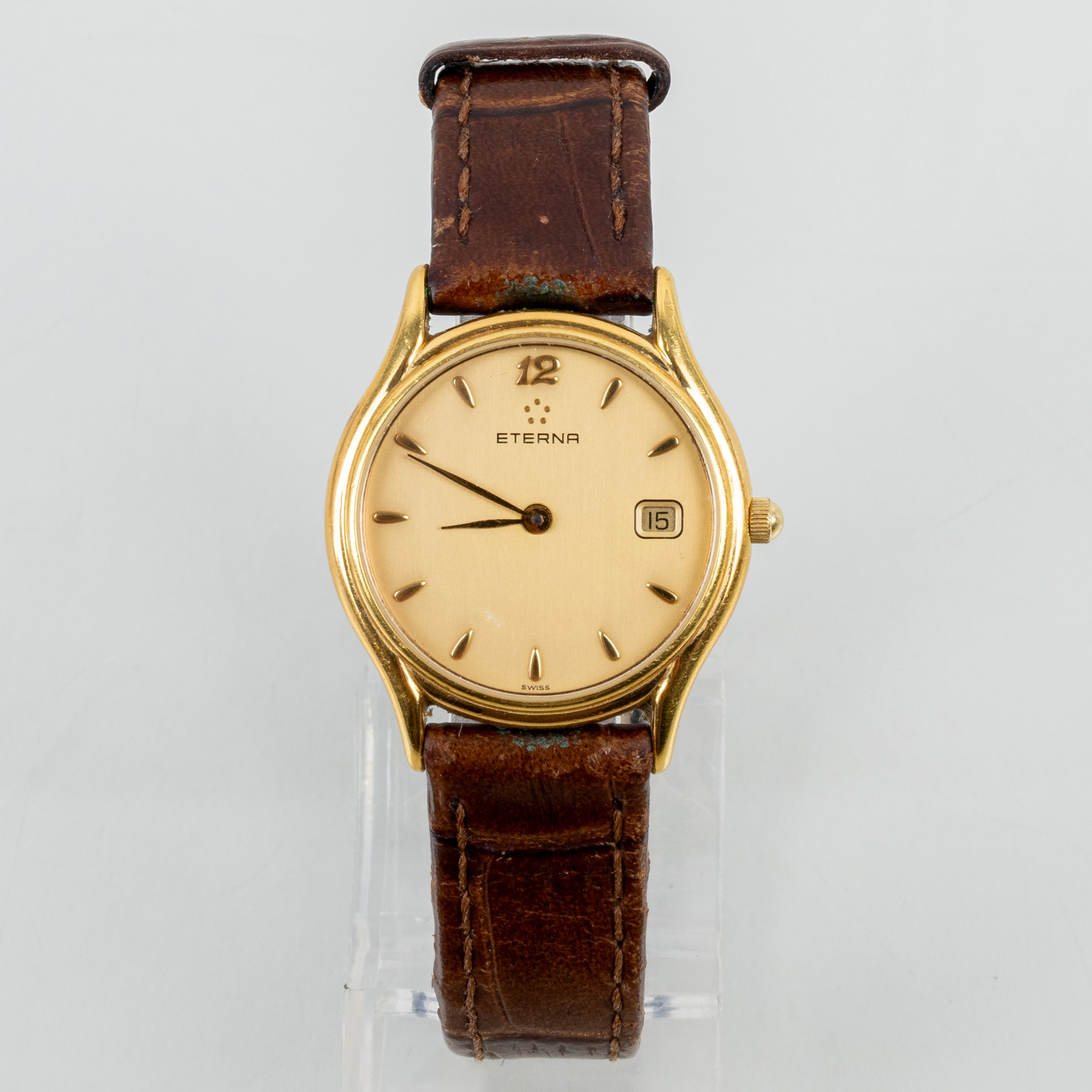 ETERNA, un reloj de pulsera doble de oro en la segunda mitad del siglo XX