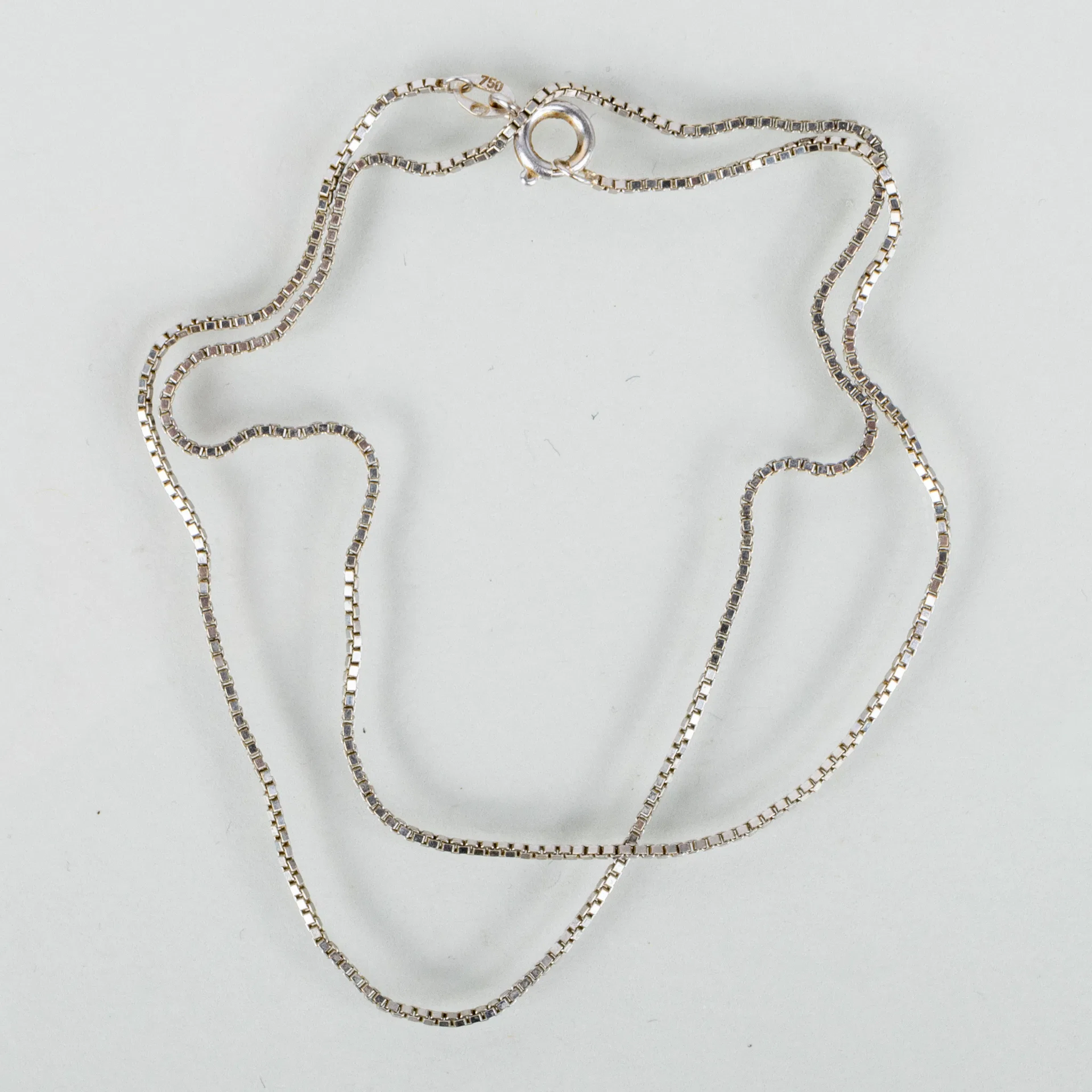 COLLAR, oro blanco de 18 quilates, enlace veneciano