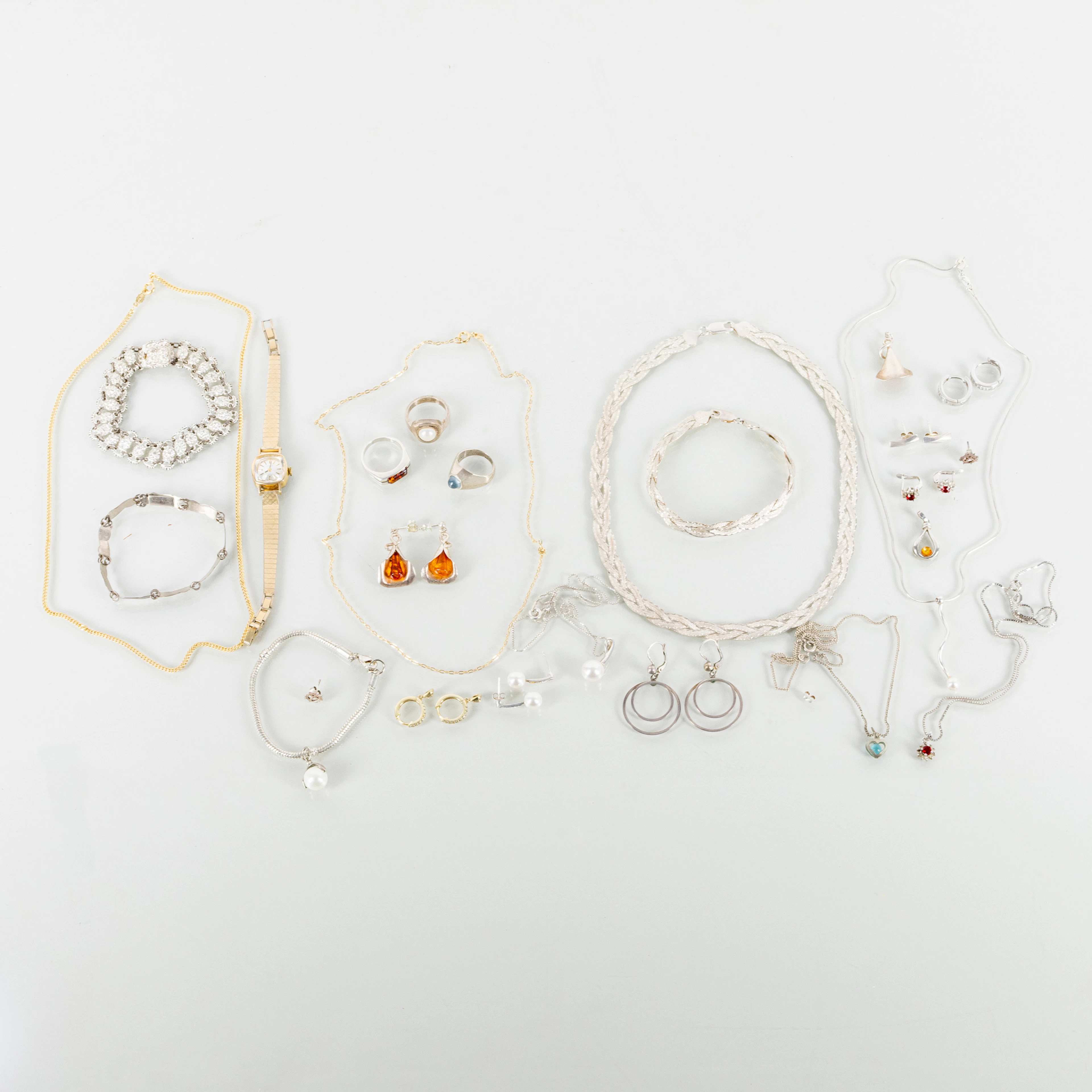 COLLEZIONE DI GIOIELLI IN ARGENTO, tra cui collane, collane, gioielli in ambra