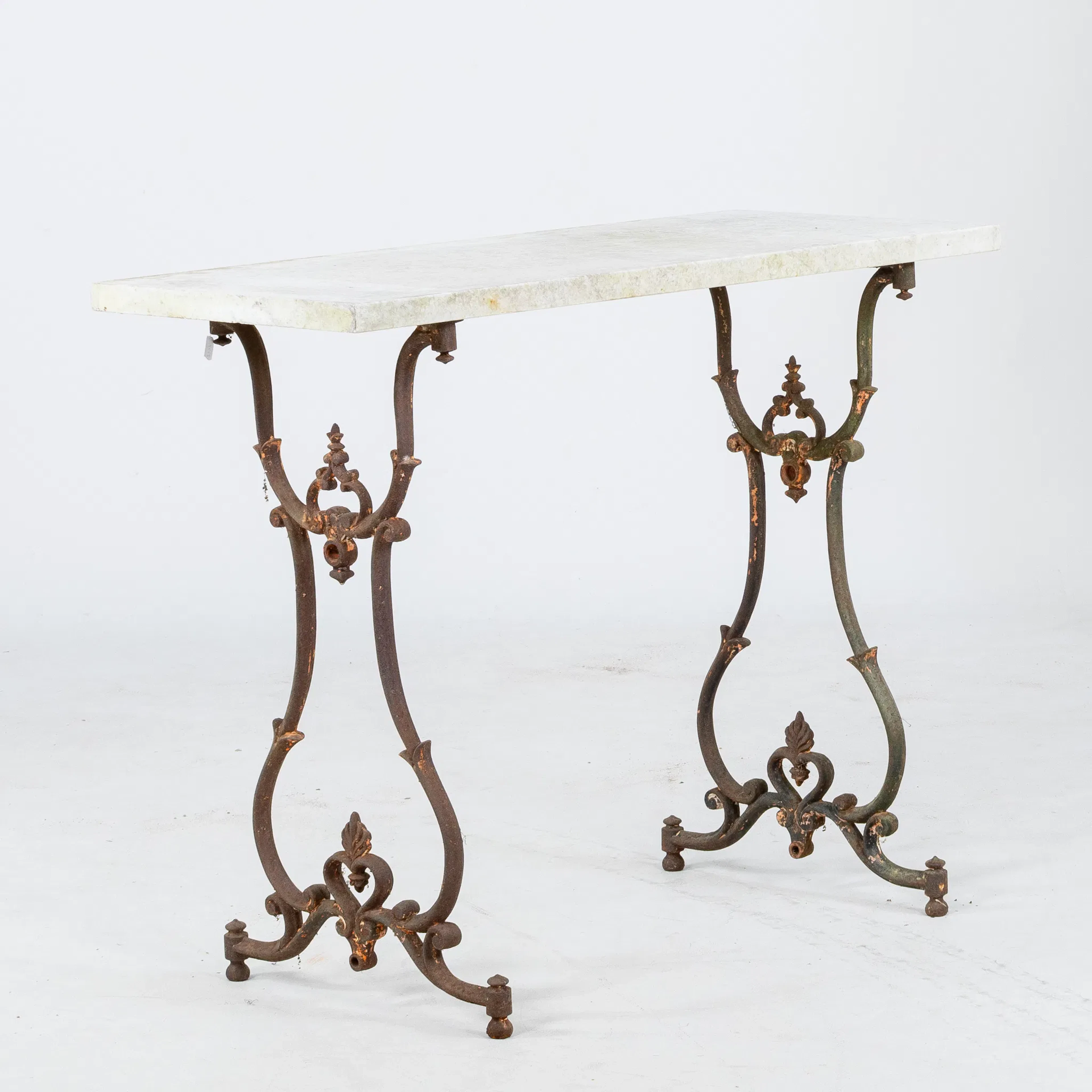 MESA DE JARDÍN, hierro fundido, encimera de mármol, siglos XIX/1900