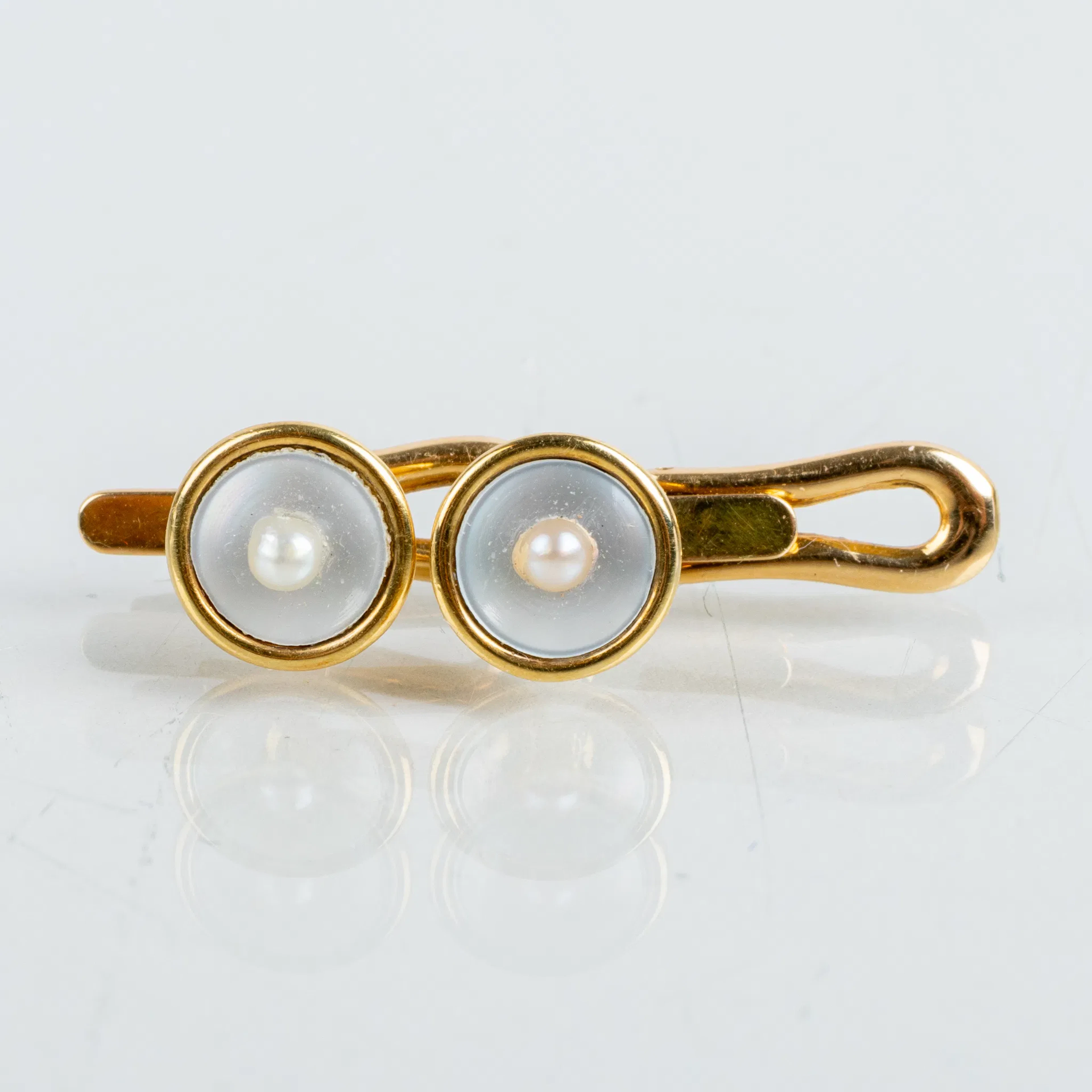 SHIRT BUTTONS, 1 pair, 18k gold, with mother-of-pearl and cultured pearls, Swedish