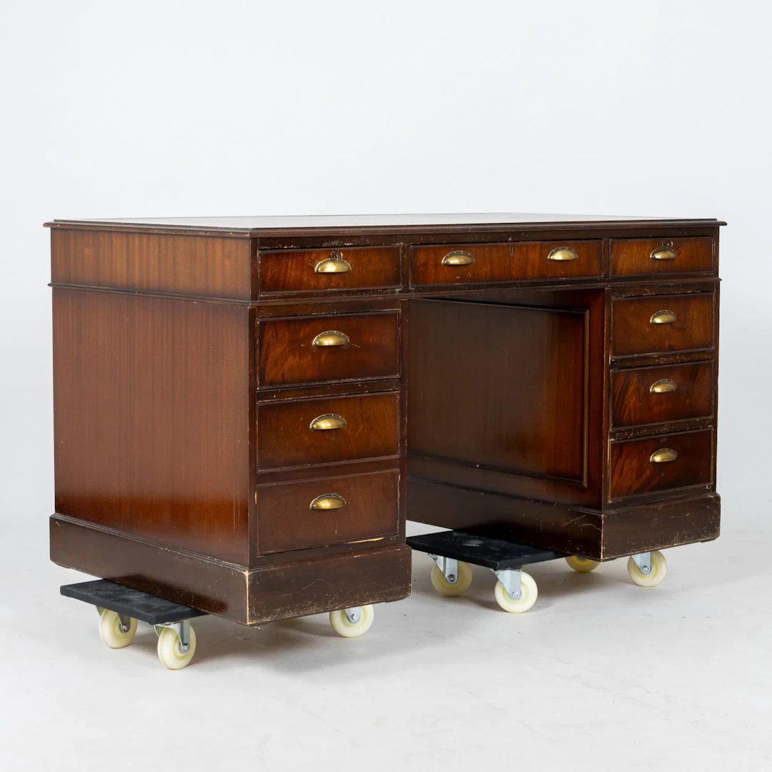 DRAWER DESK, Inglaterra, segunda mitad del siglo XX