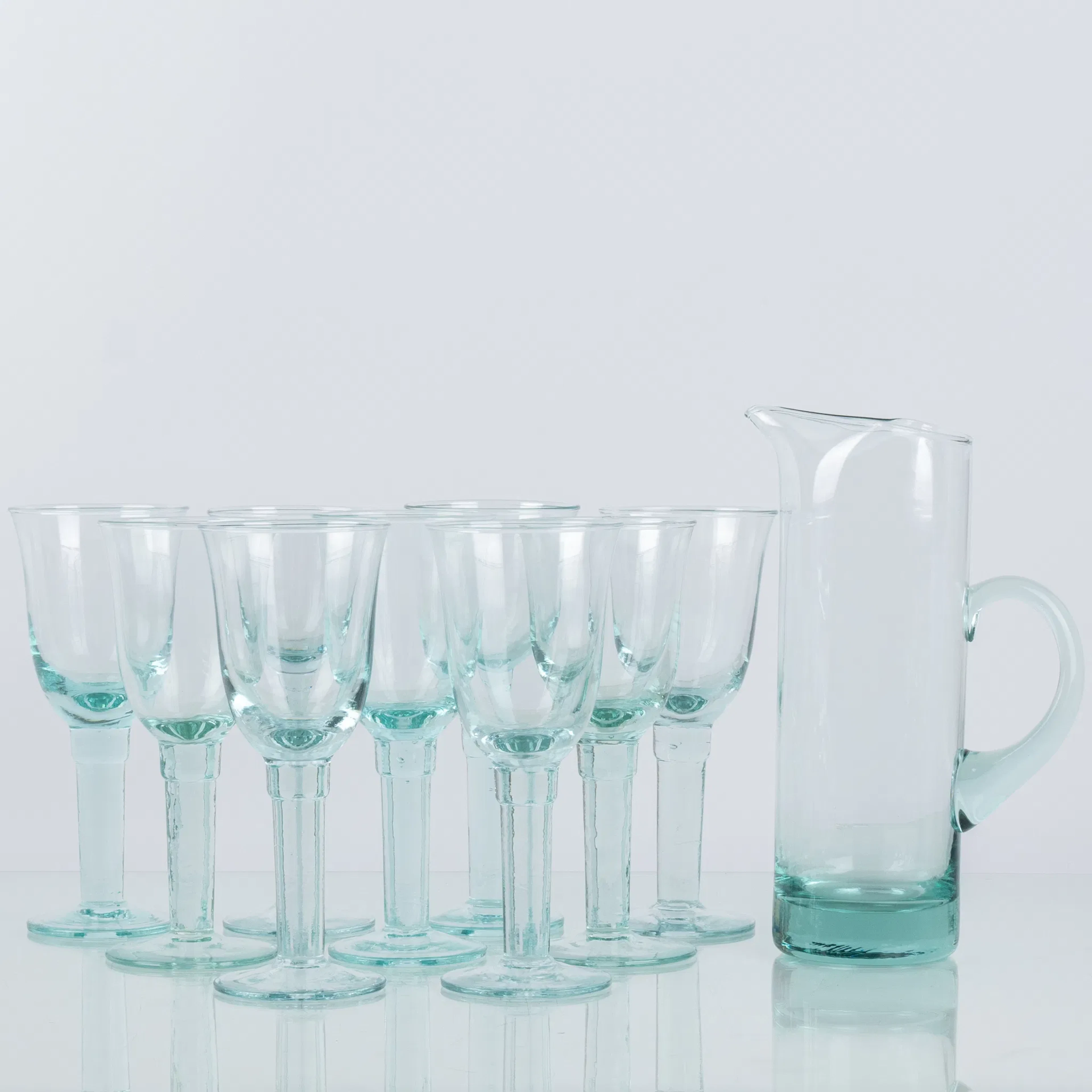 JARRAS Y COPAS DE VINO, 10 piezas, cristalería, probablemente la segunda mitad del siglo XX