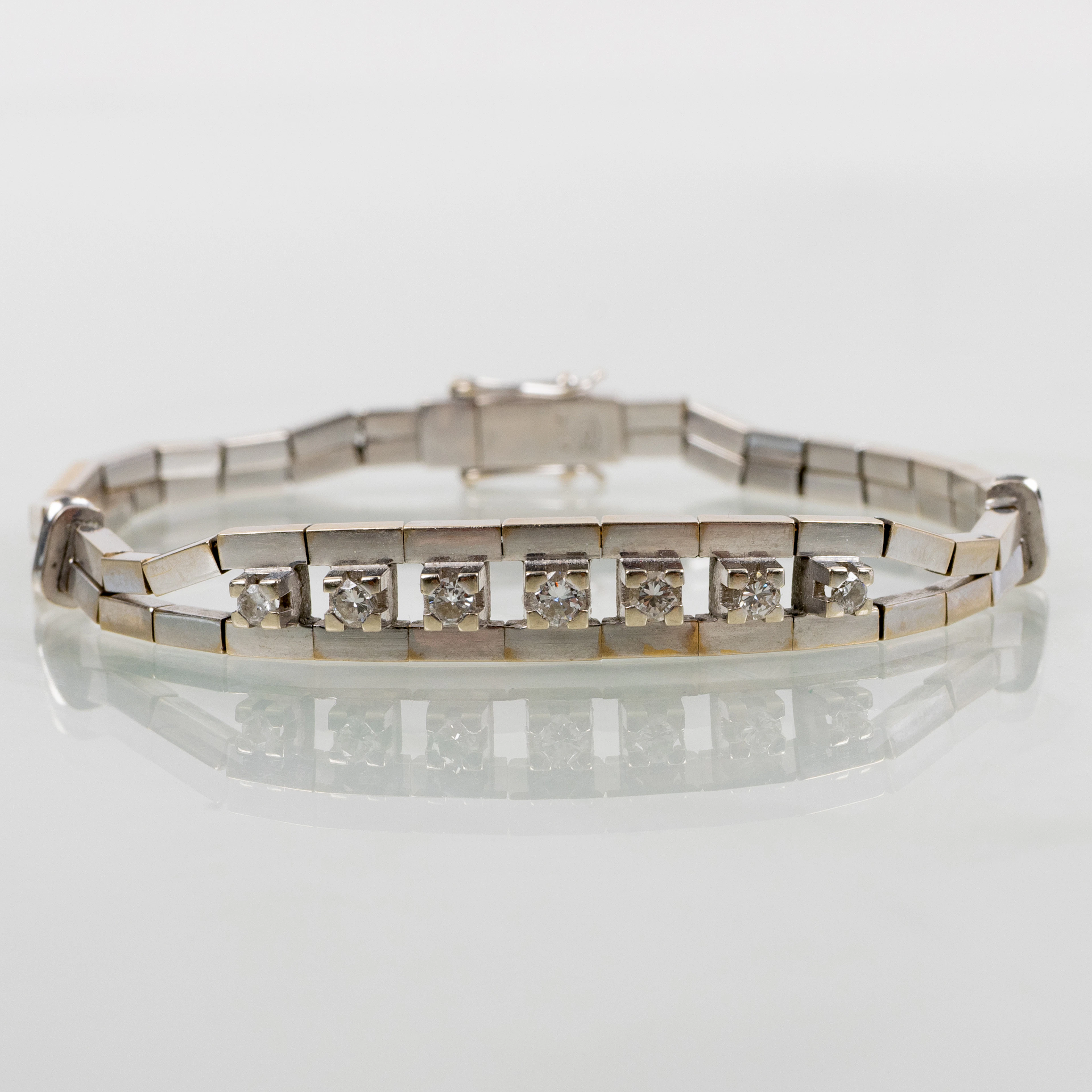 BRACCIALE in oro bianco 18 carati con diamanti taglio brillante tot 0.41 ct