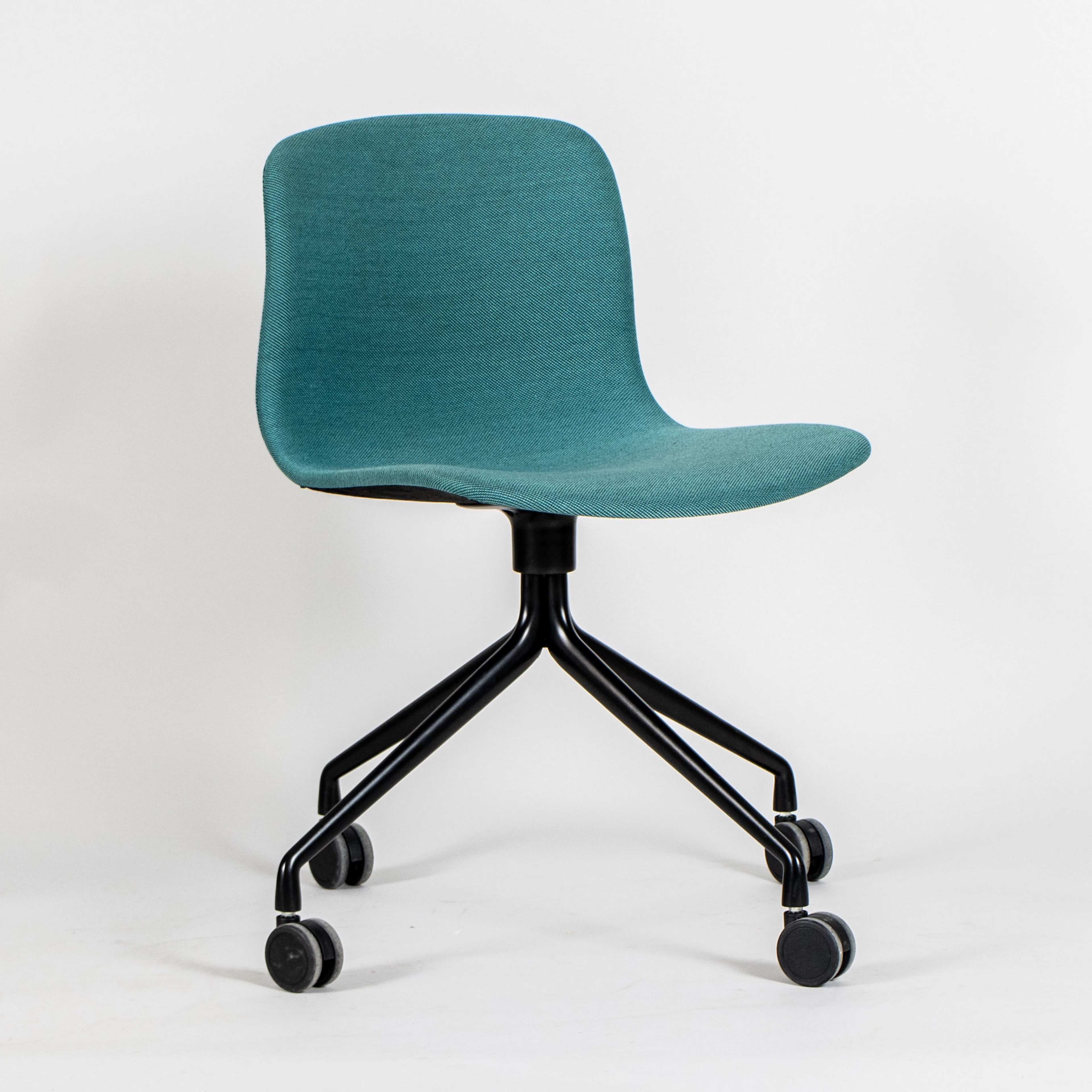 ISKOS-BERLIN, una "sillón lateral de fibra", para Muuto, años 2000