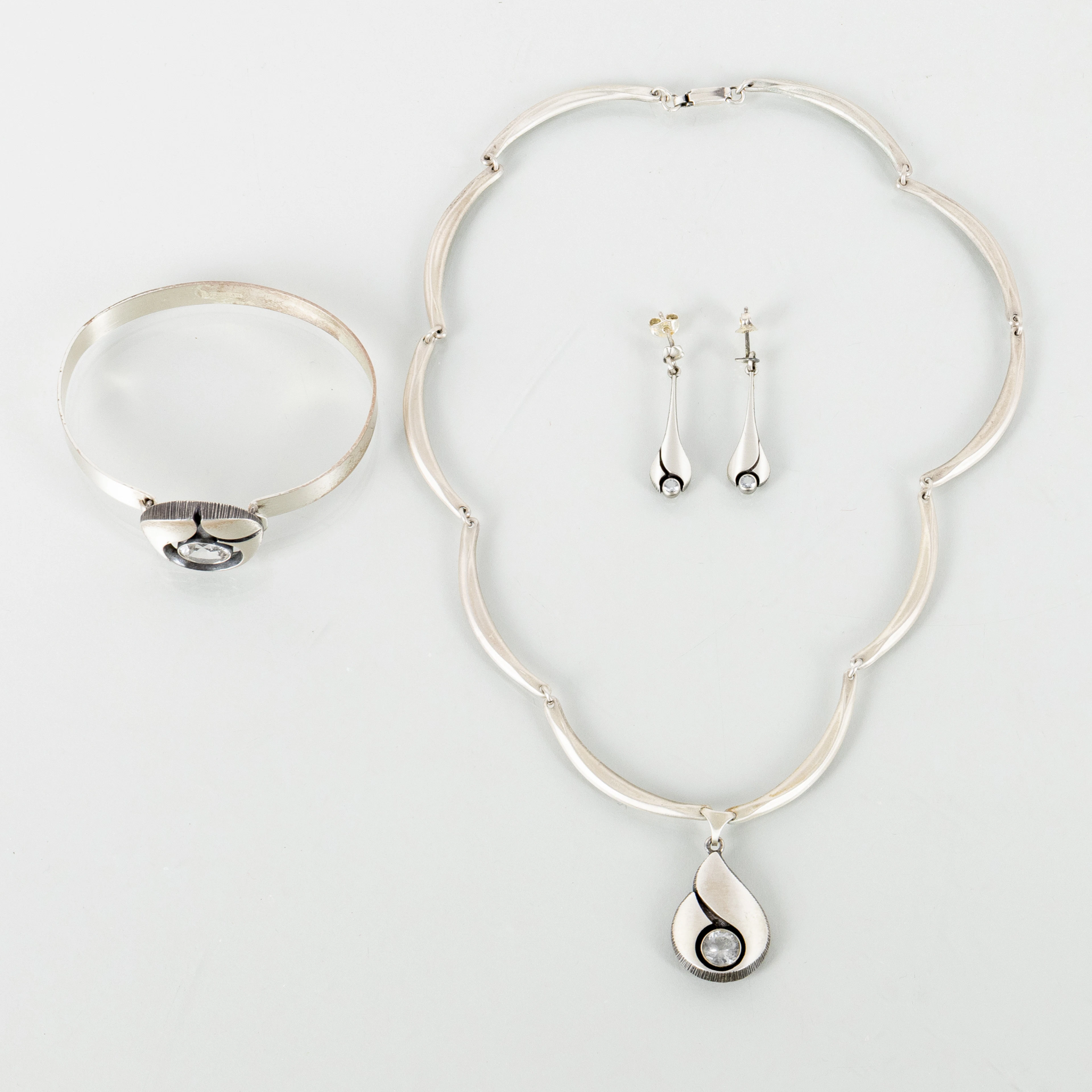 BRACCIALE, COLLIER E 1 PAIO DI ORECCHINI, ARGENTO, Sten & Laine, Finlandia