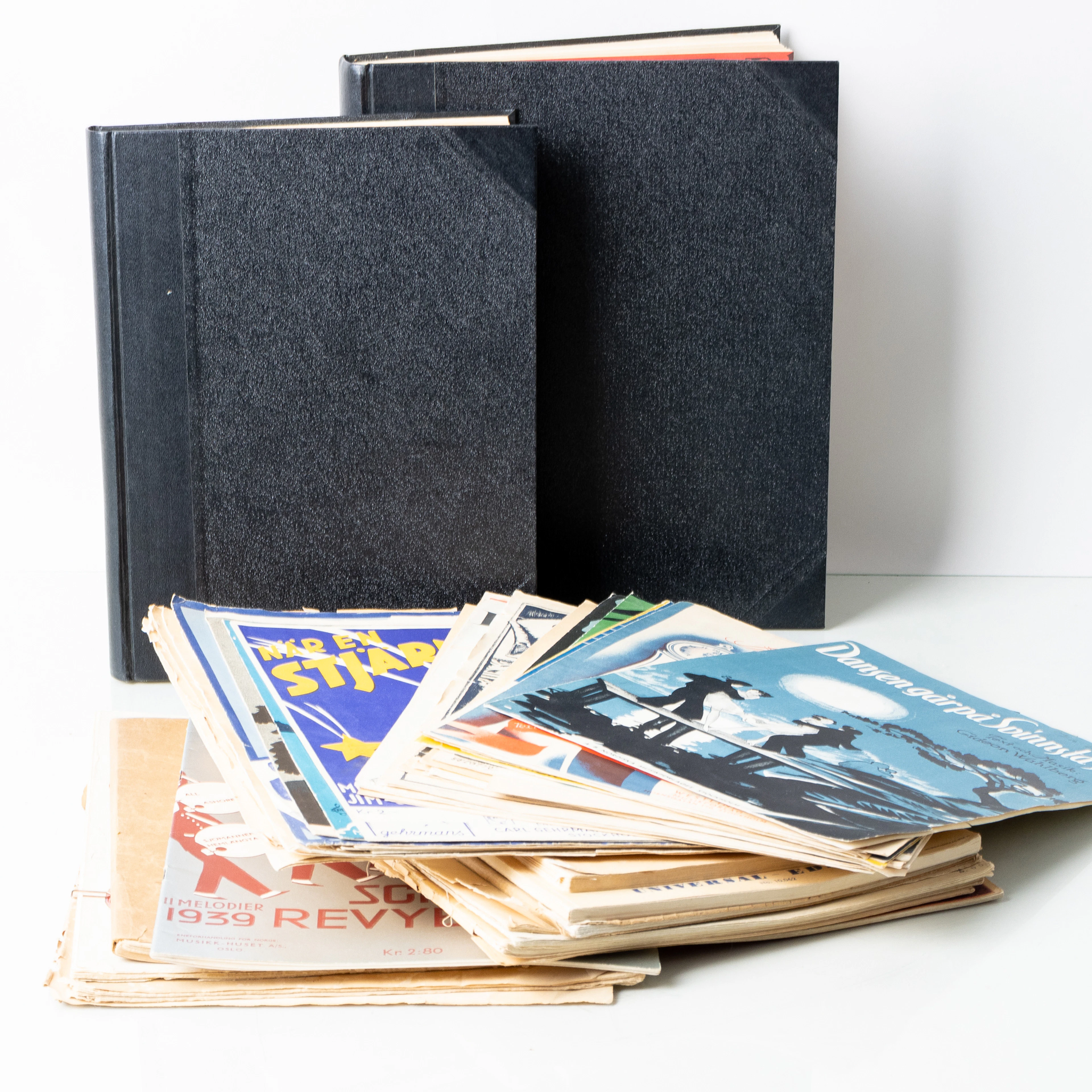 COLECCIÓN DE LIBROS Y PARTITURAS DE MÚSICA, la primera mitad del siglo XX