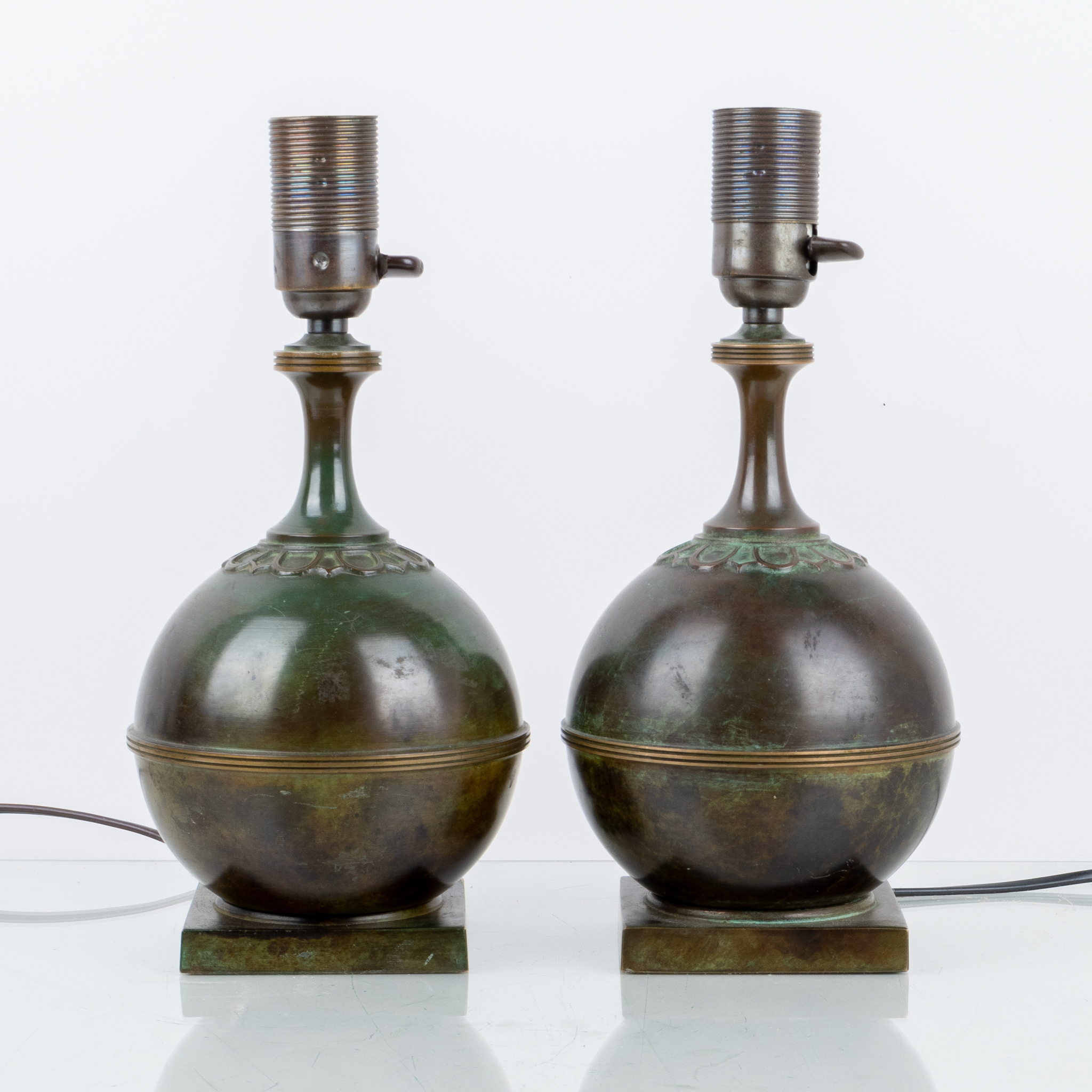 LÁMPARAS DE MESA, 1 par, bronce patinado, art dèco, modelo 58, GAB, años 30