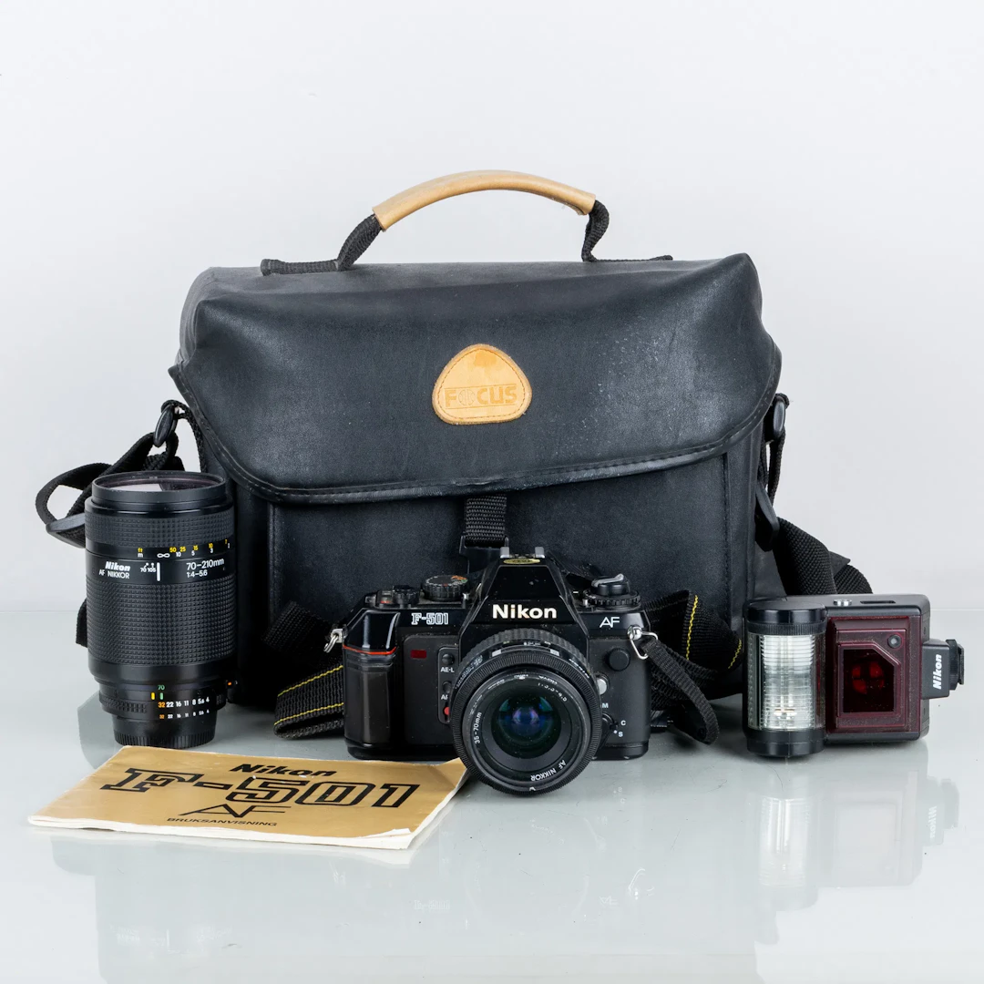 CAMERA, Nikon F-501 AF