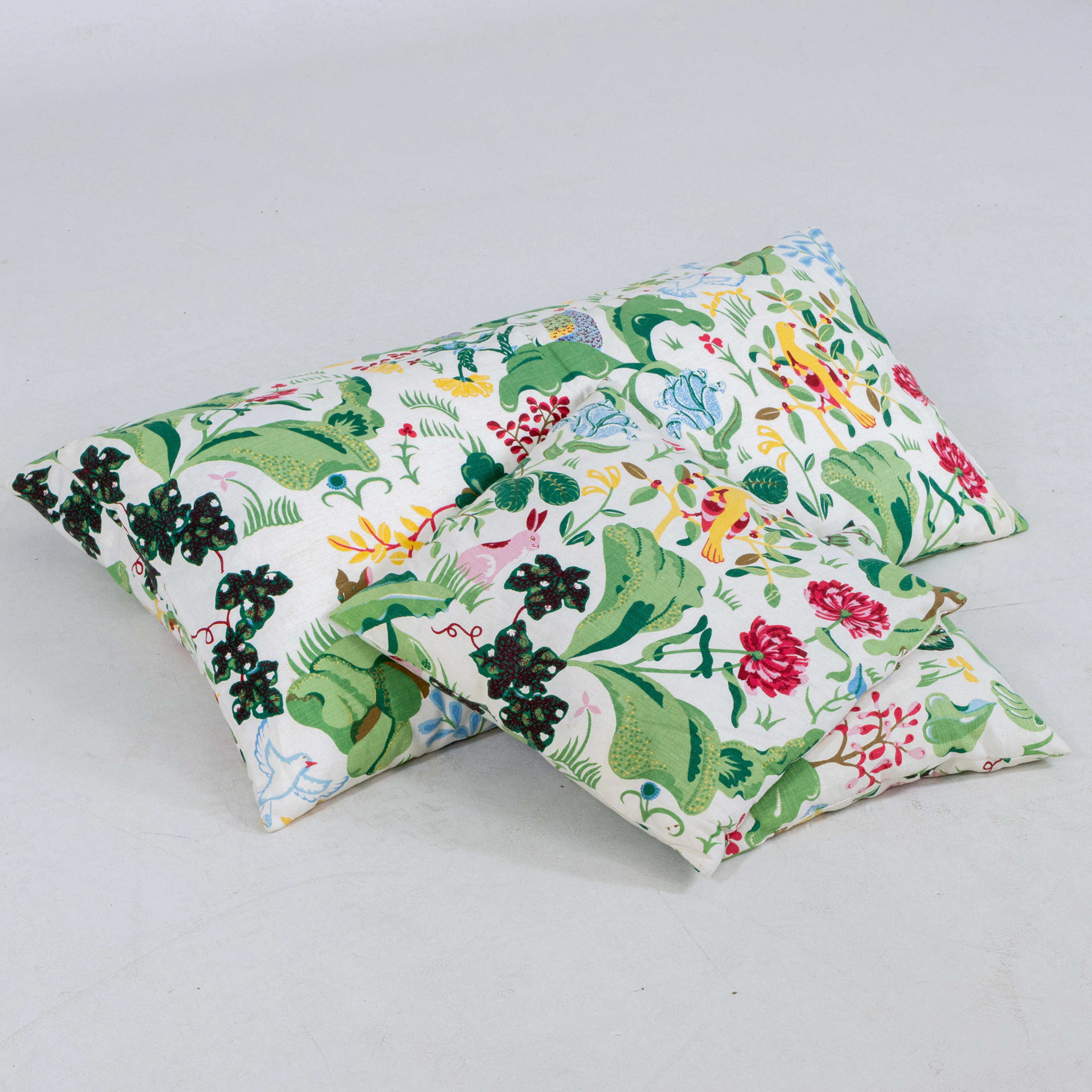 COUSSINS, 4 pièces, textile issu de l’empreinte de main de Jobs, années 1900/2000