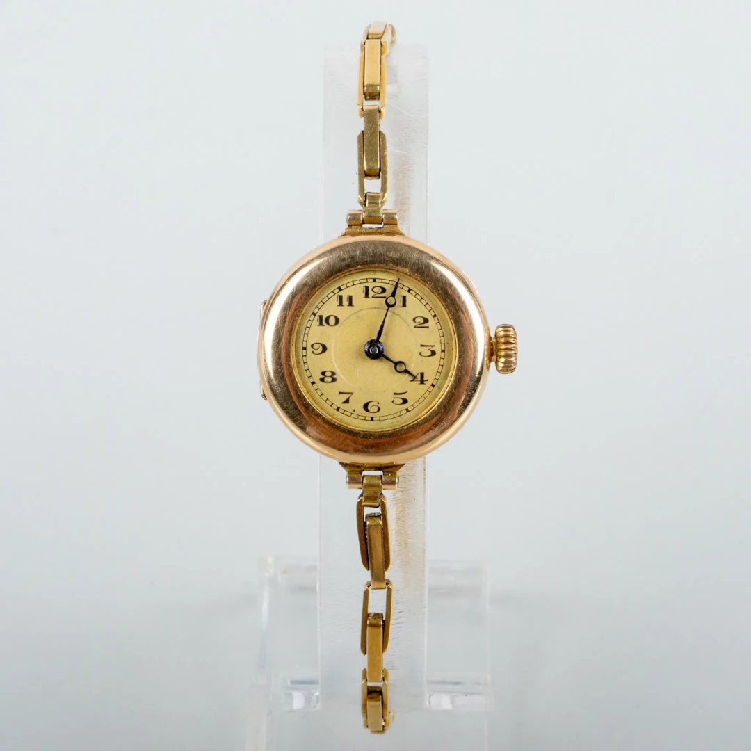 WOMEN'S WRISTWATCH, 14k gold, mid-1900s