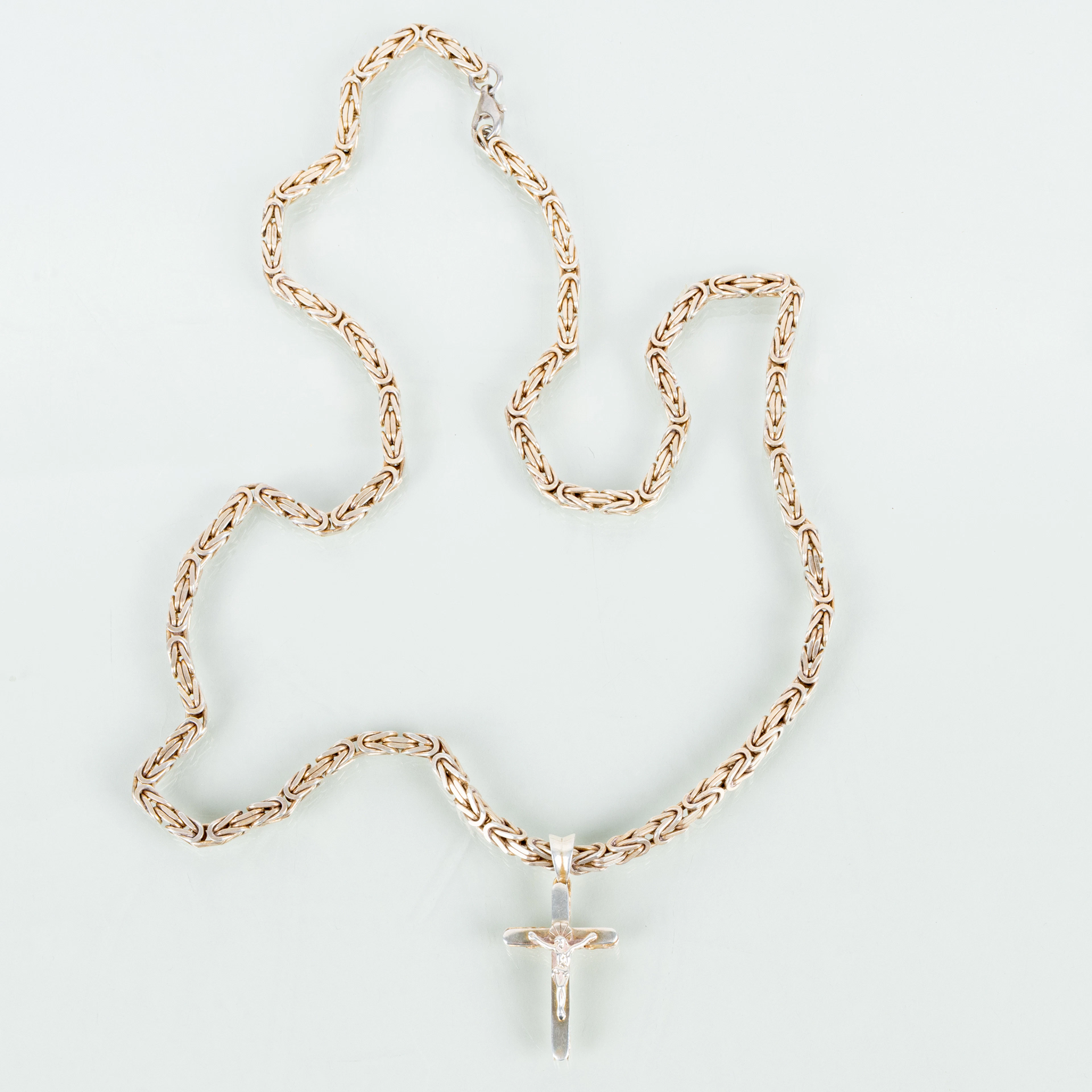 COLLAR CON COLGANTE, plata de ley, peso aprox. 110 g