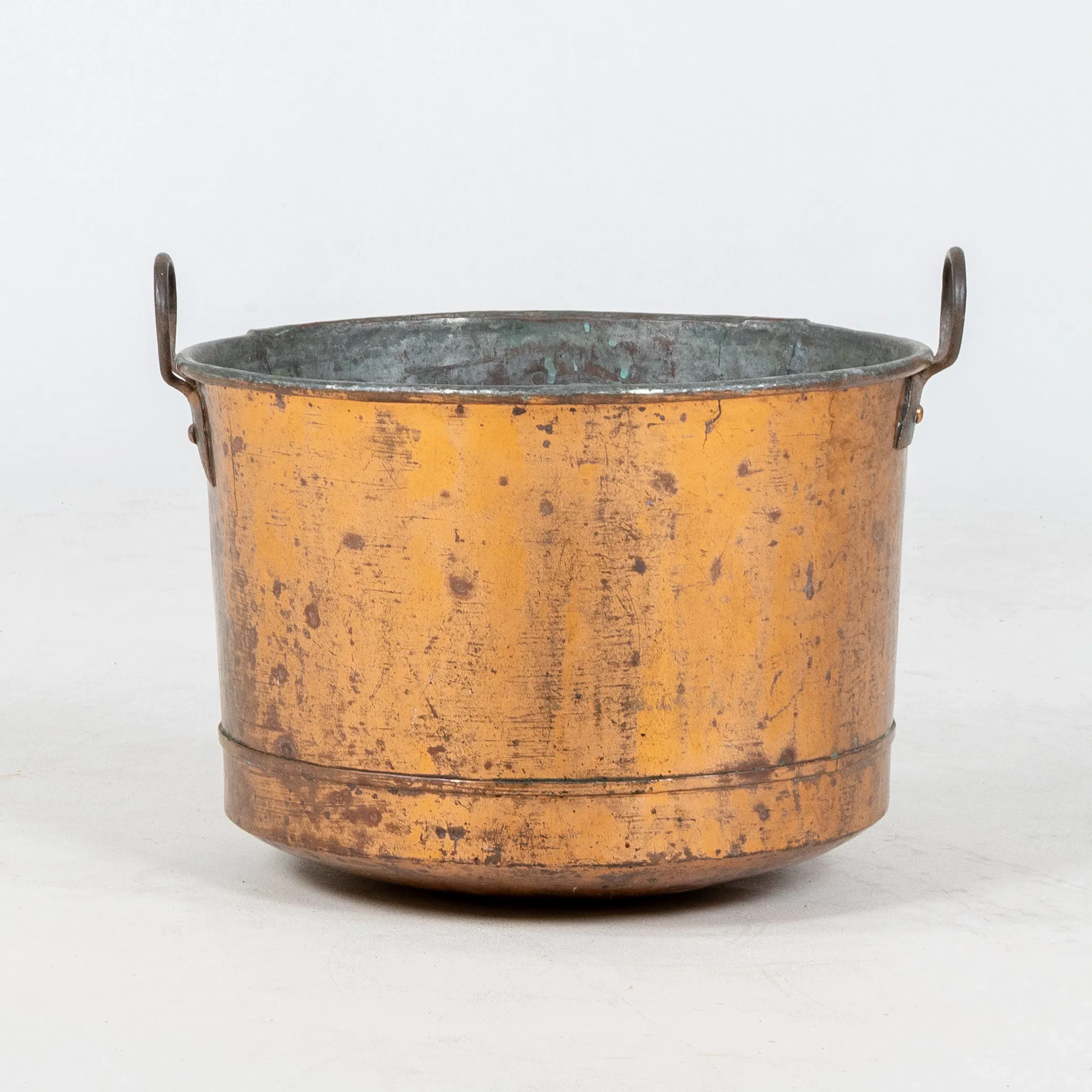 COPPER CAULDRON, 1800s