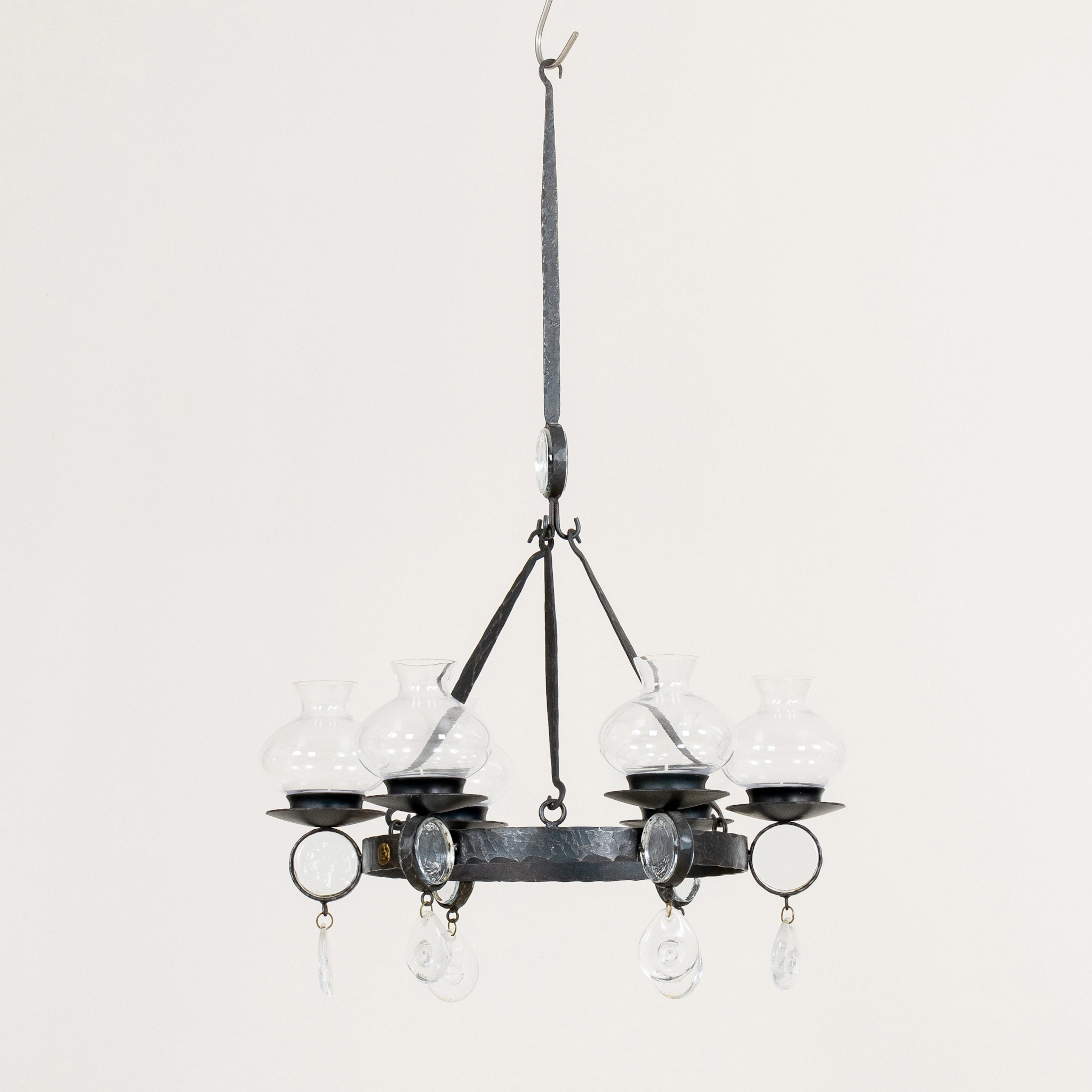 CANDELABROS, hierro forjado y vidrio, Munkasmide Växjö, probablemente finales de 1900