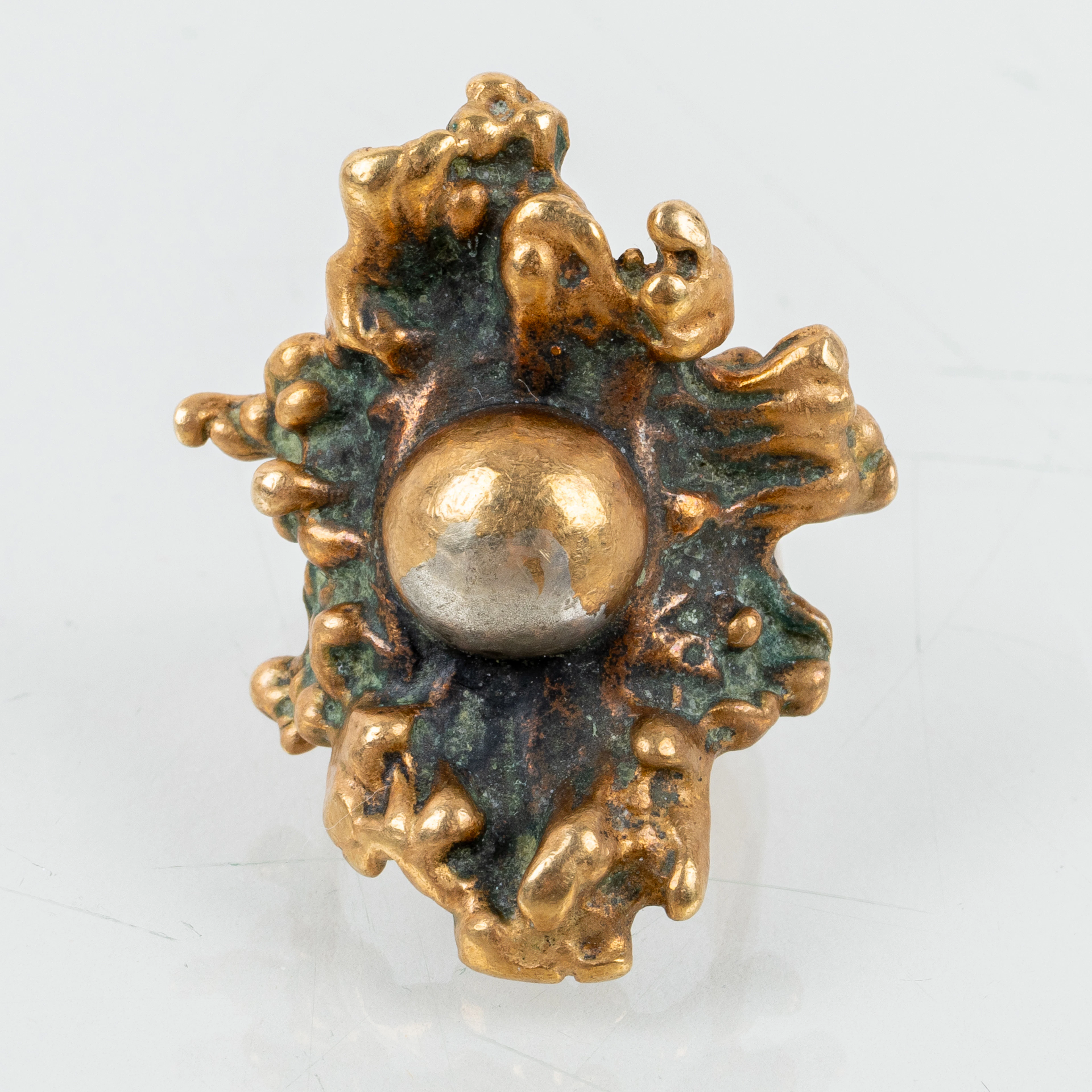 Un anillo de bronce en Pentti SARPANEVA, Finlandia, segunda mitad del siglo XX