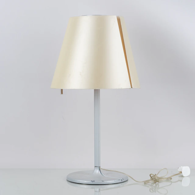 ADRIEN GARDÈRE, eine "Melampo"-Tischlampe, Artemide, Italien, zeitgenössisch