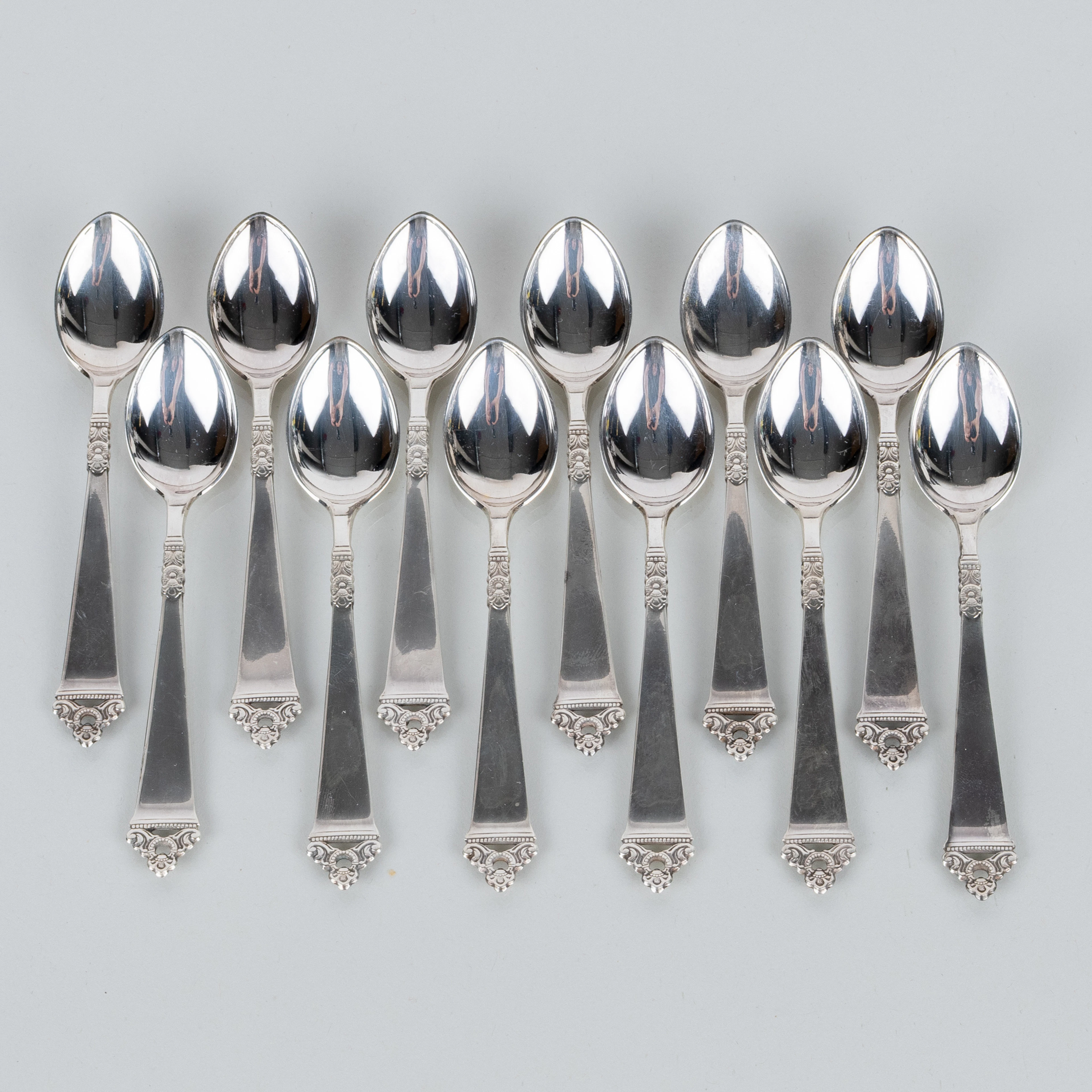 SCATOLE IN CAMOSCIO, 12 pezzi, argento, anni 1900