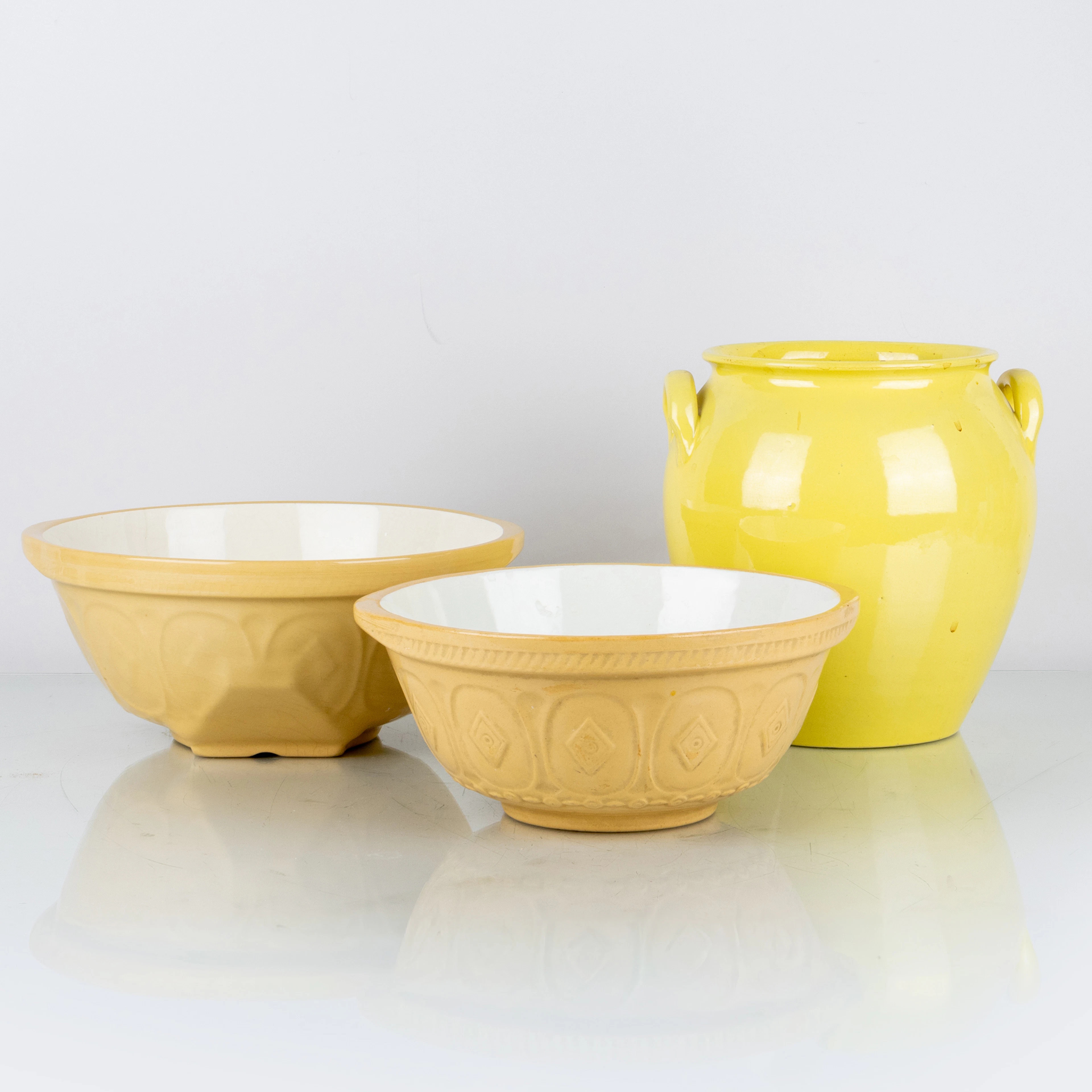 TAZAS Y CUENCOS, porcelana, incluyendo Inglaterra, principios del siglo XX