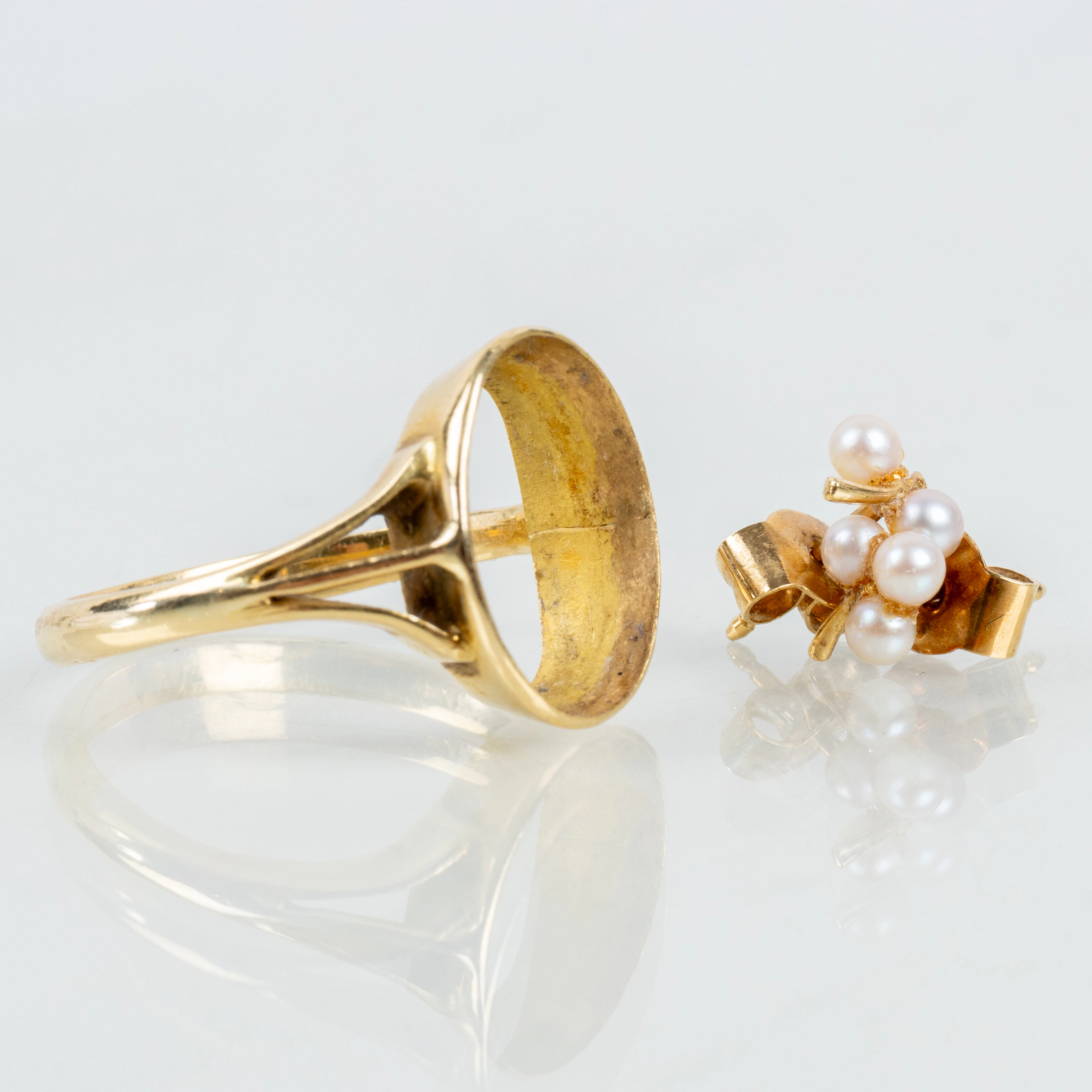 PENDIENTES ANILLO Y 1 PAR, oro de 18 quilates, peso de tamaño tosto aproximadamente 4,5 g