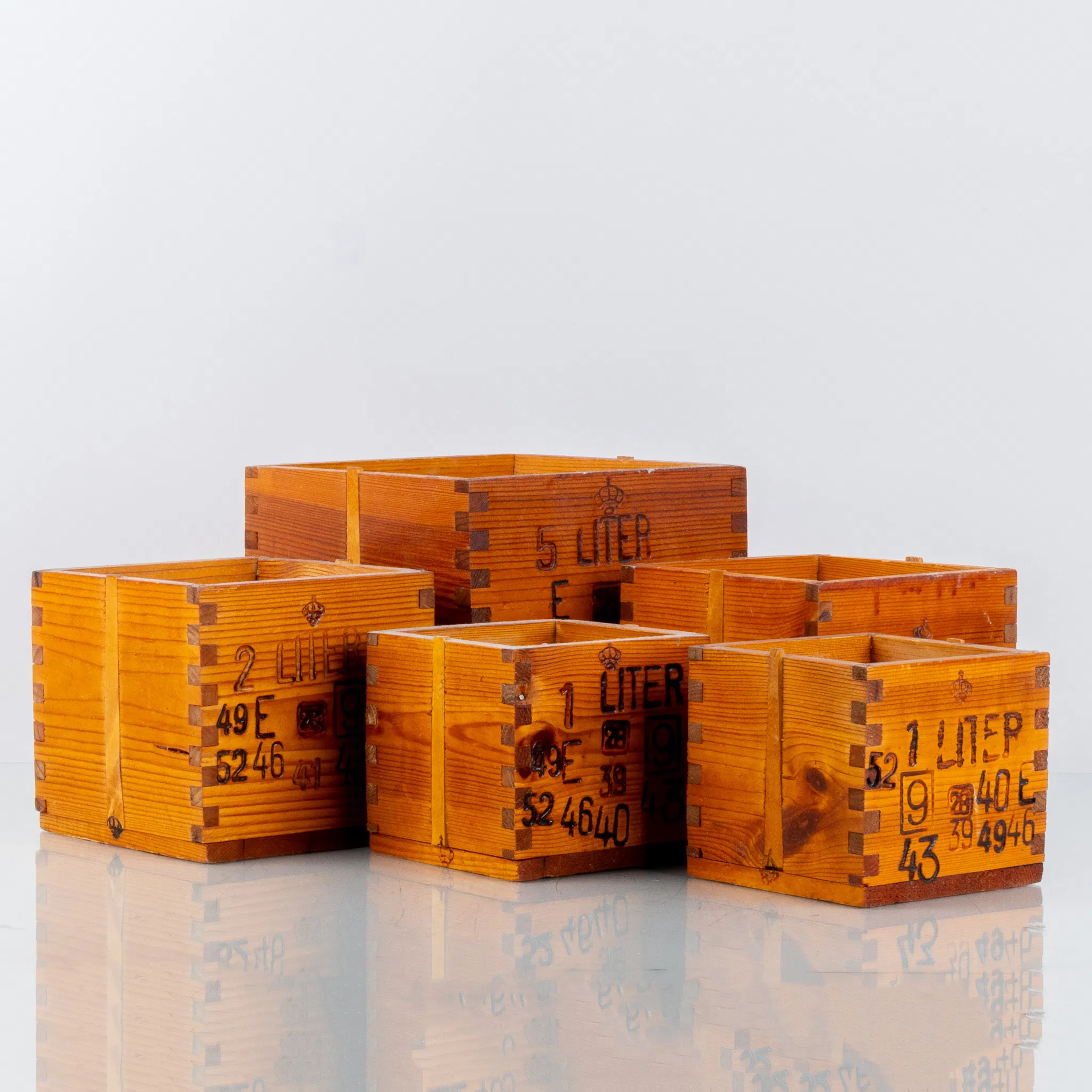 LITRE DIMENSIONS, 5 pcs, pine, 1900s