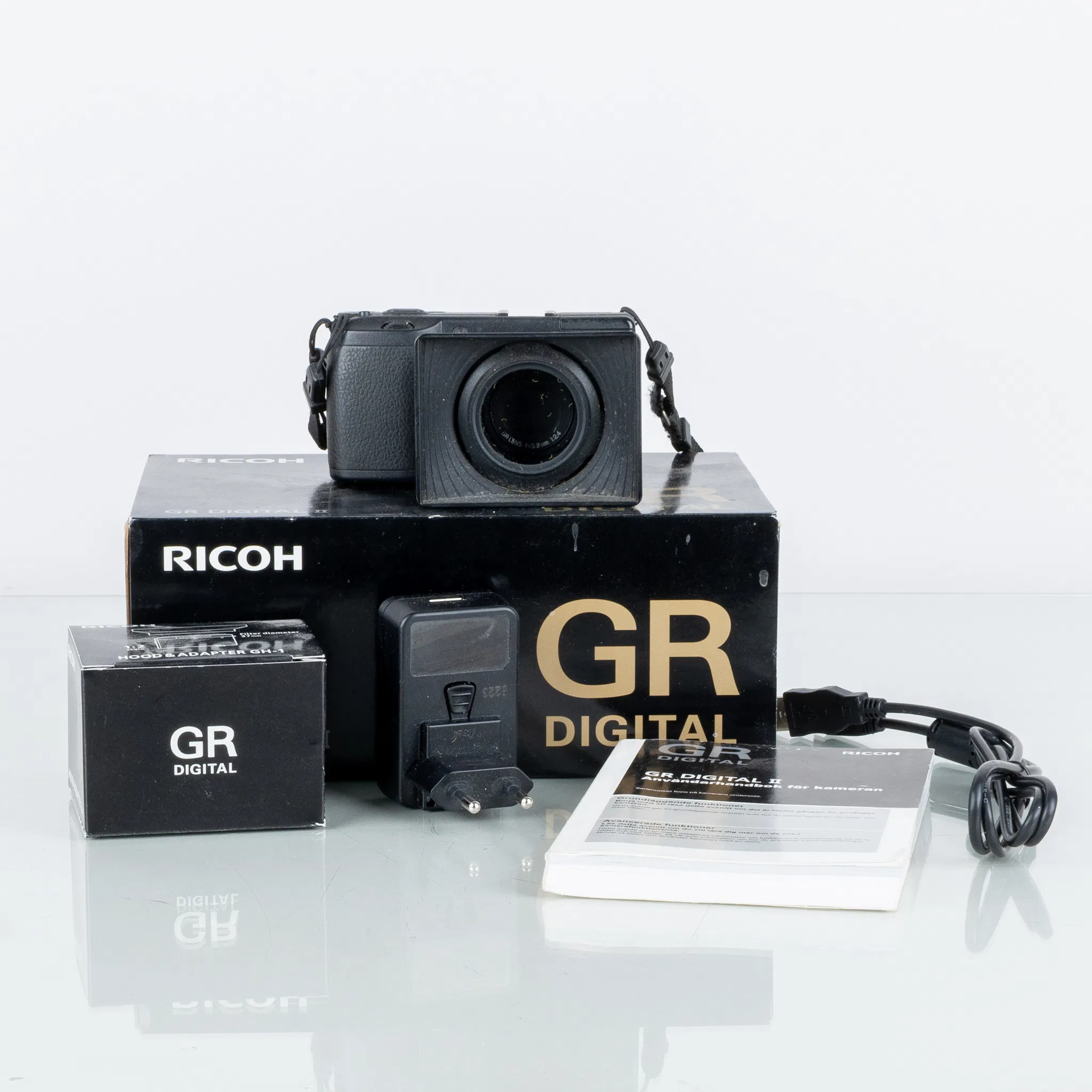 DIGITAL CAMERA, Ricoh GR digital II