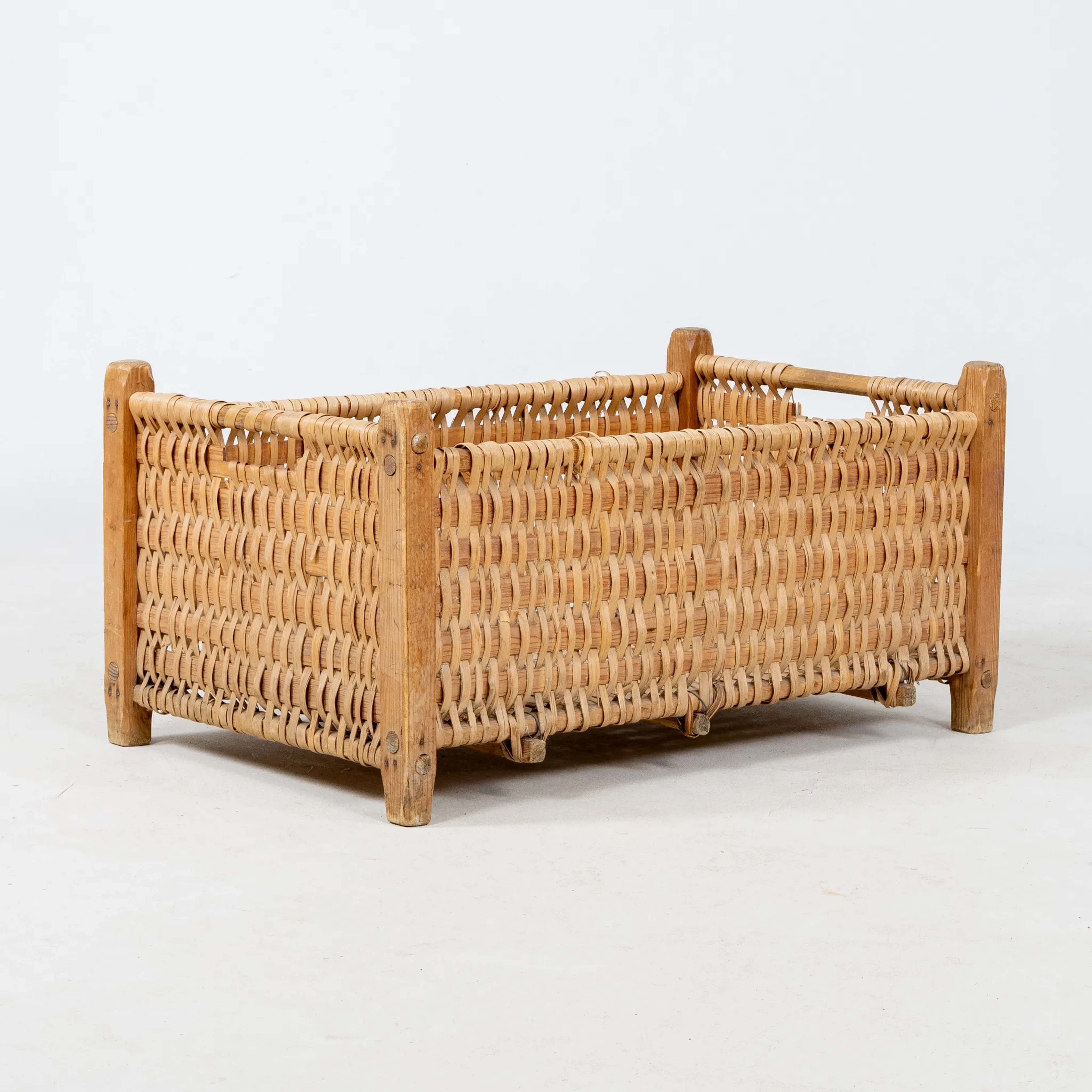 CAMA DE MIMBRE, MADERA Y RATÁN, SIGLO XX
