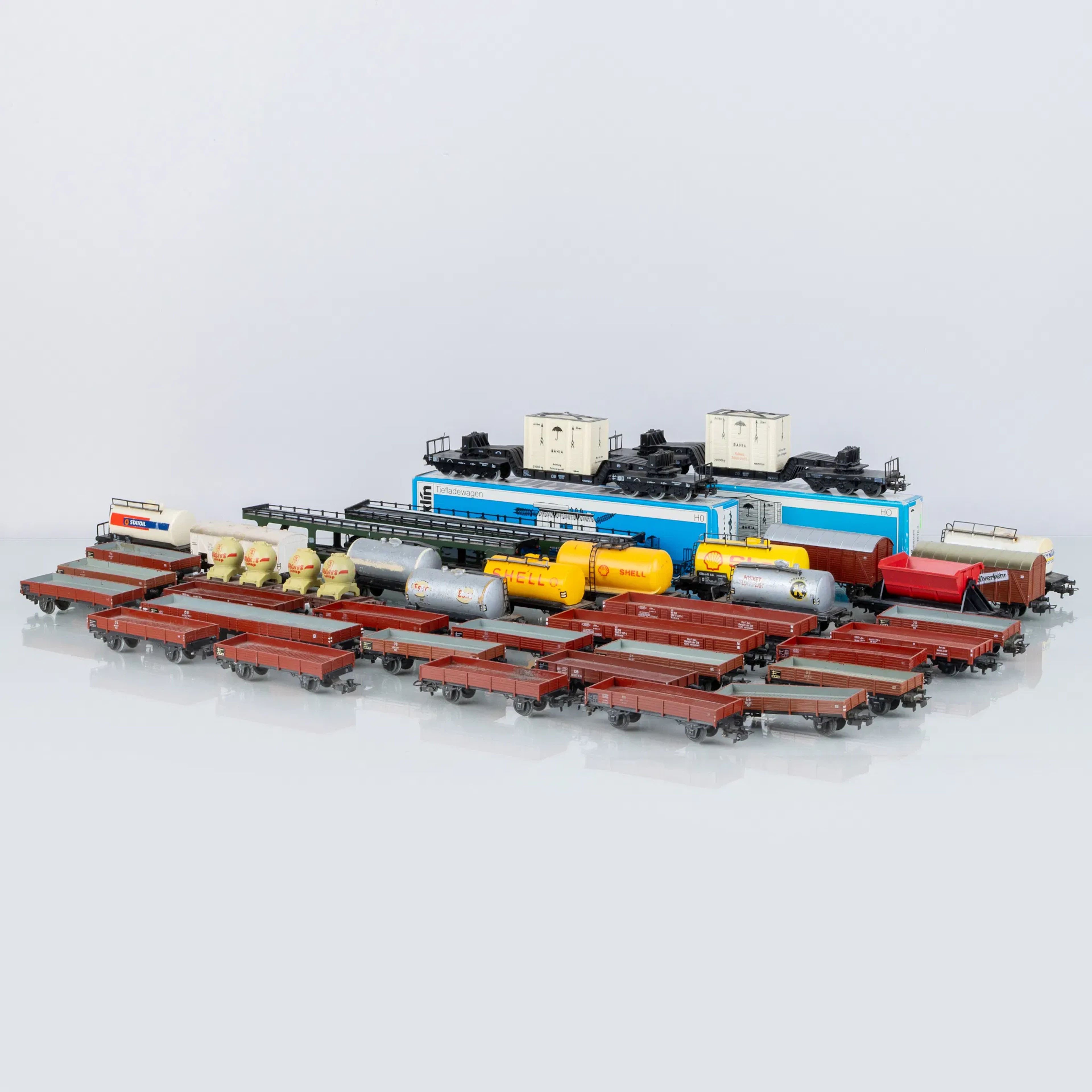 COLLECTION WAGONS, 38 pcs, mostly Märklin