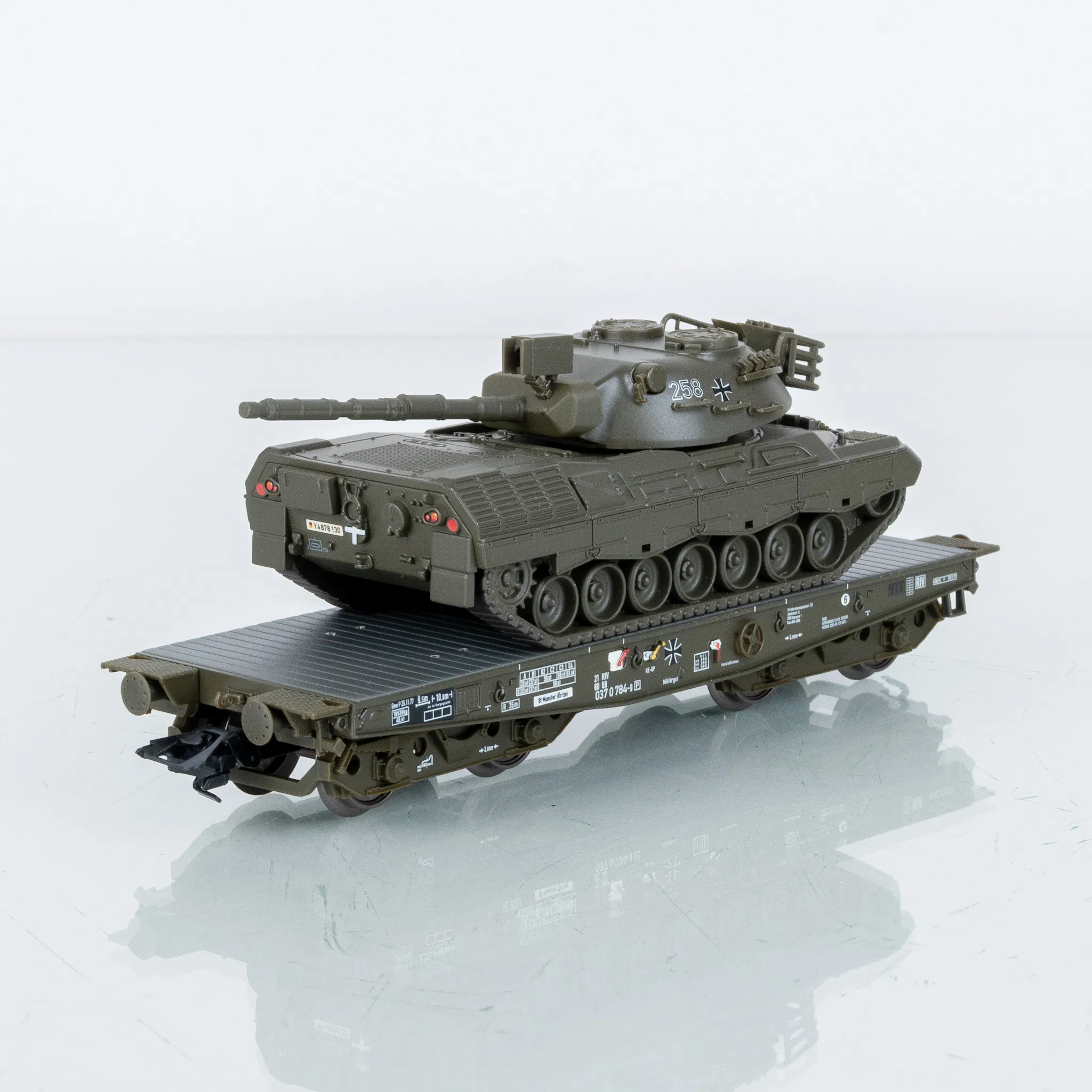 MÄRKLIN, 4 part, Wagenset bundeswehr leopard, 48720