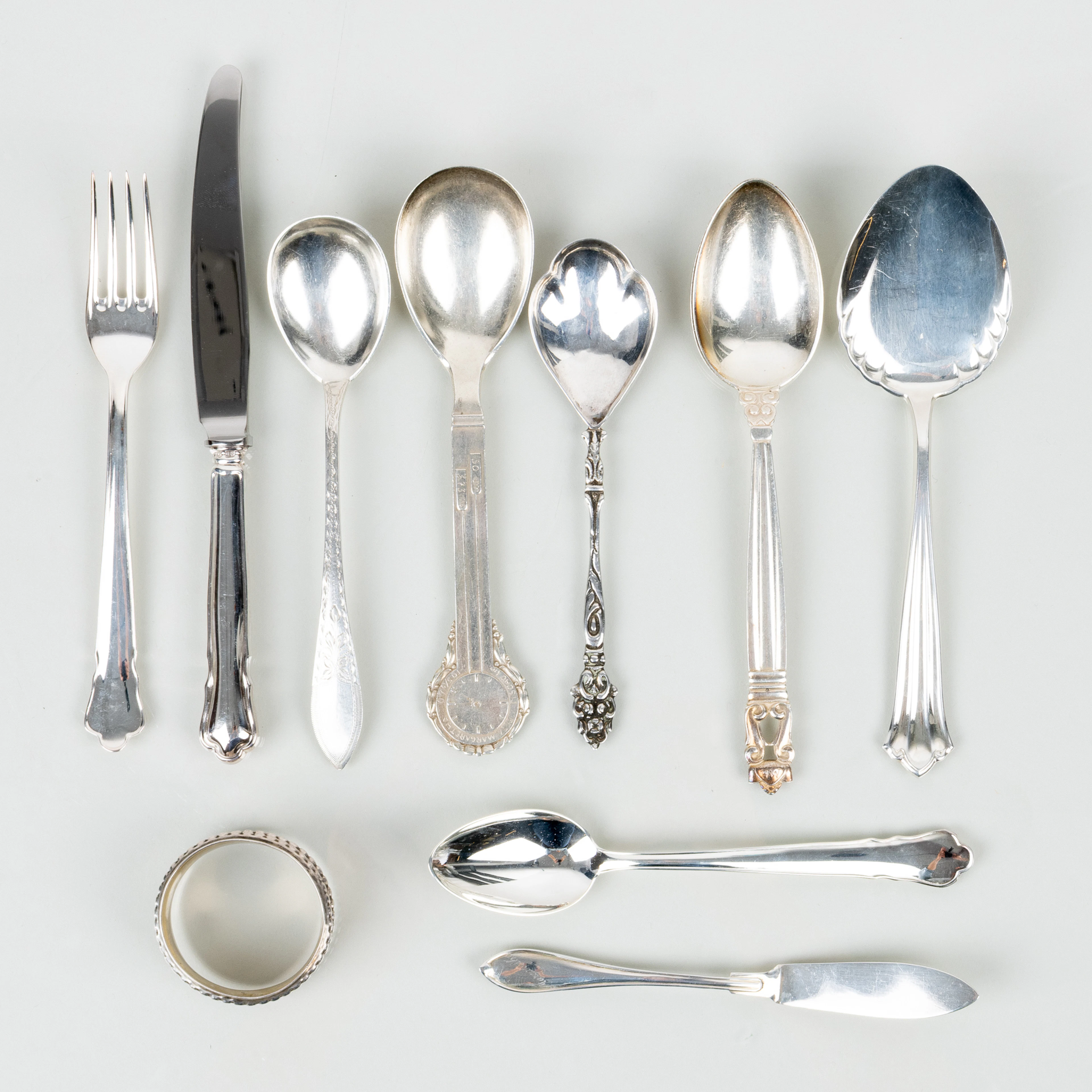 KOLLEKTION SILBERBESTECK, 10-teilig, Silber, 1900er Jahre, Gesamtgewicht exkl. Messer ca. 180 g